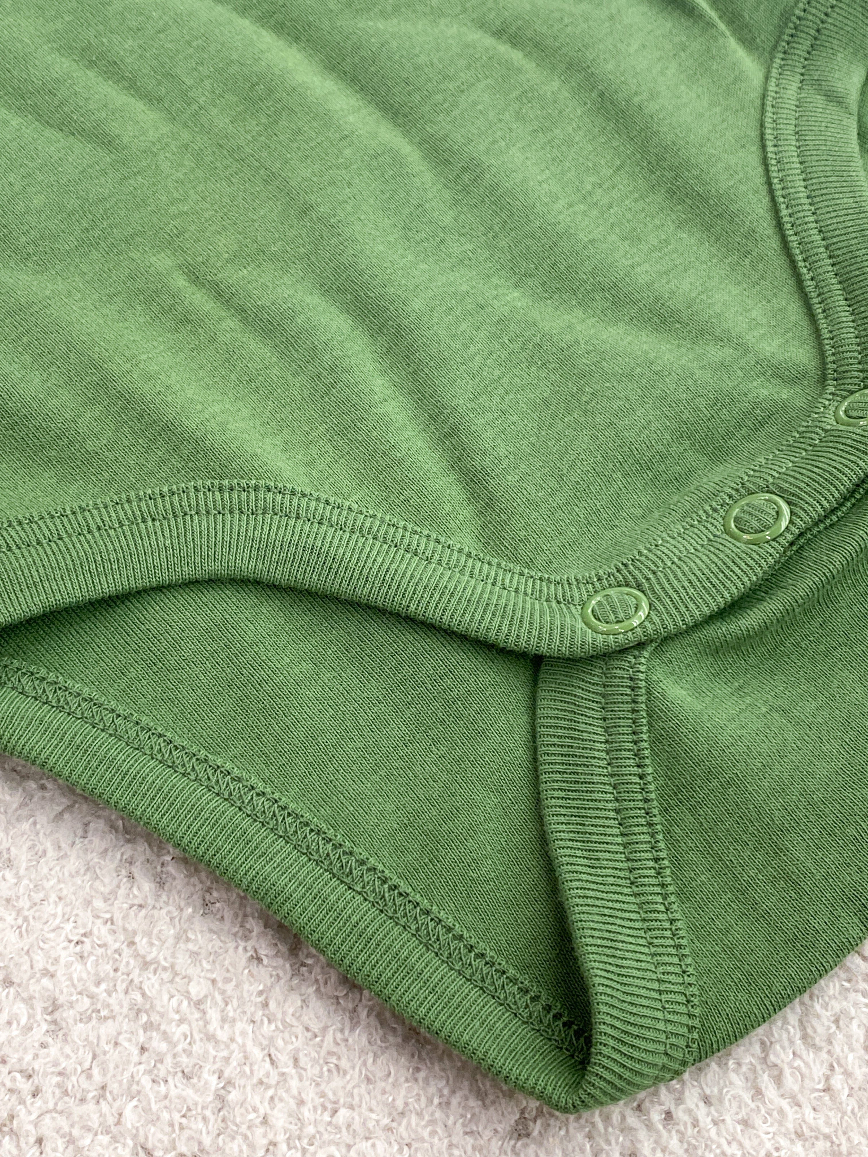 Body bébé personnalisé vert – manches courtes