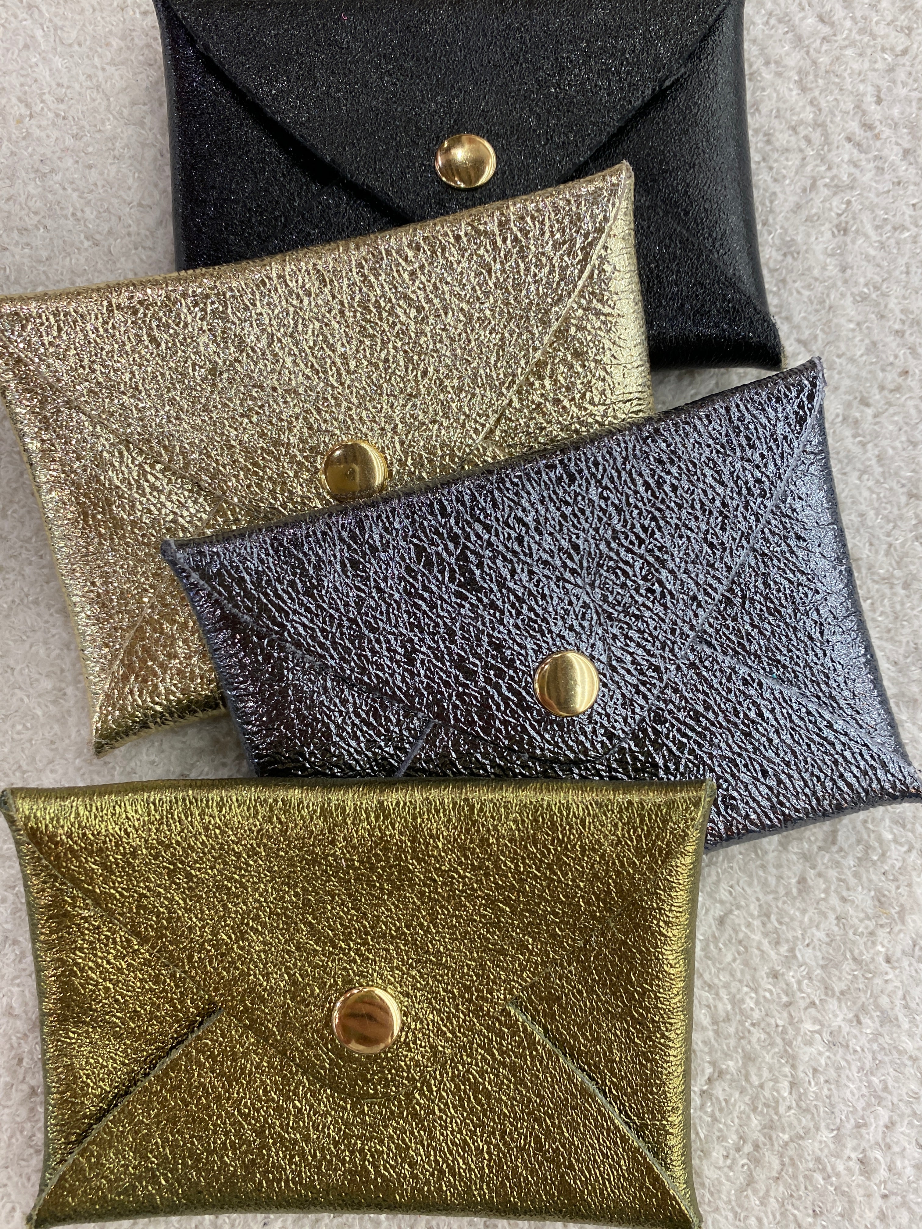 Porte-cartes en cuir de vachette doré