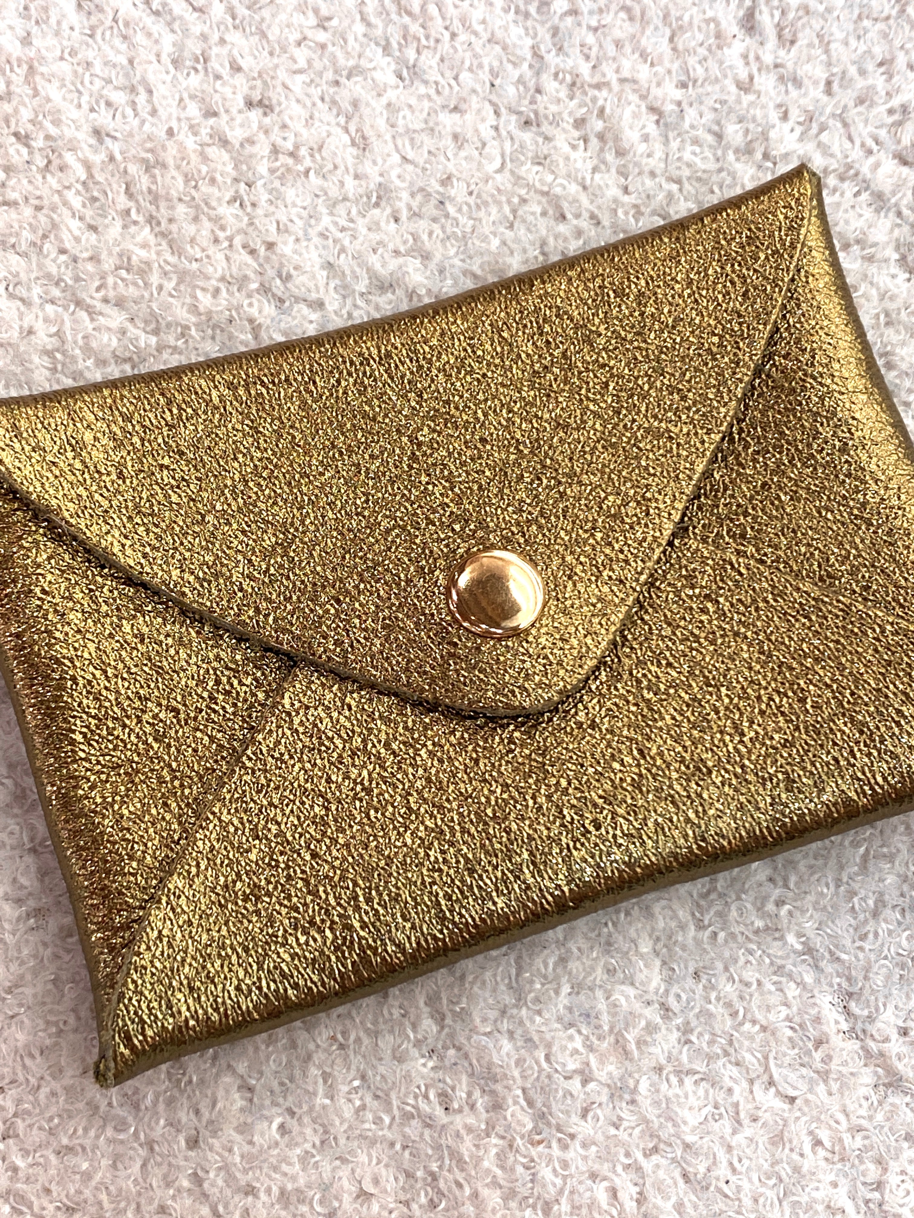 Porte-cartes en cuir de vachette doré