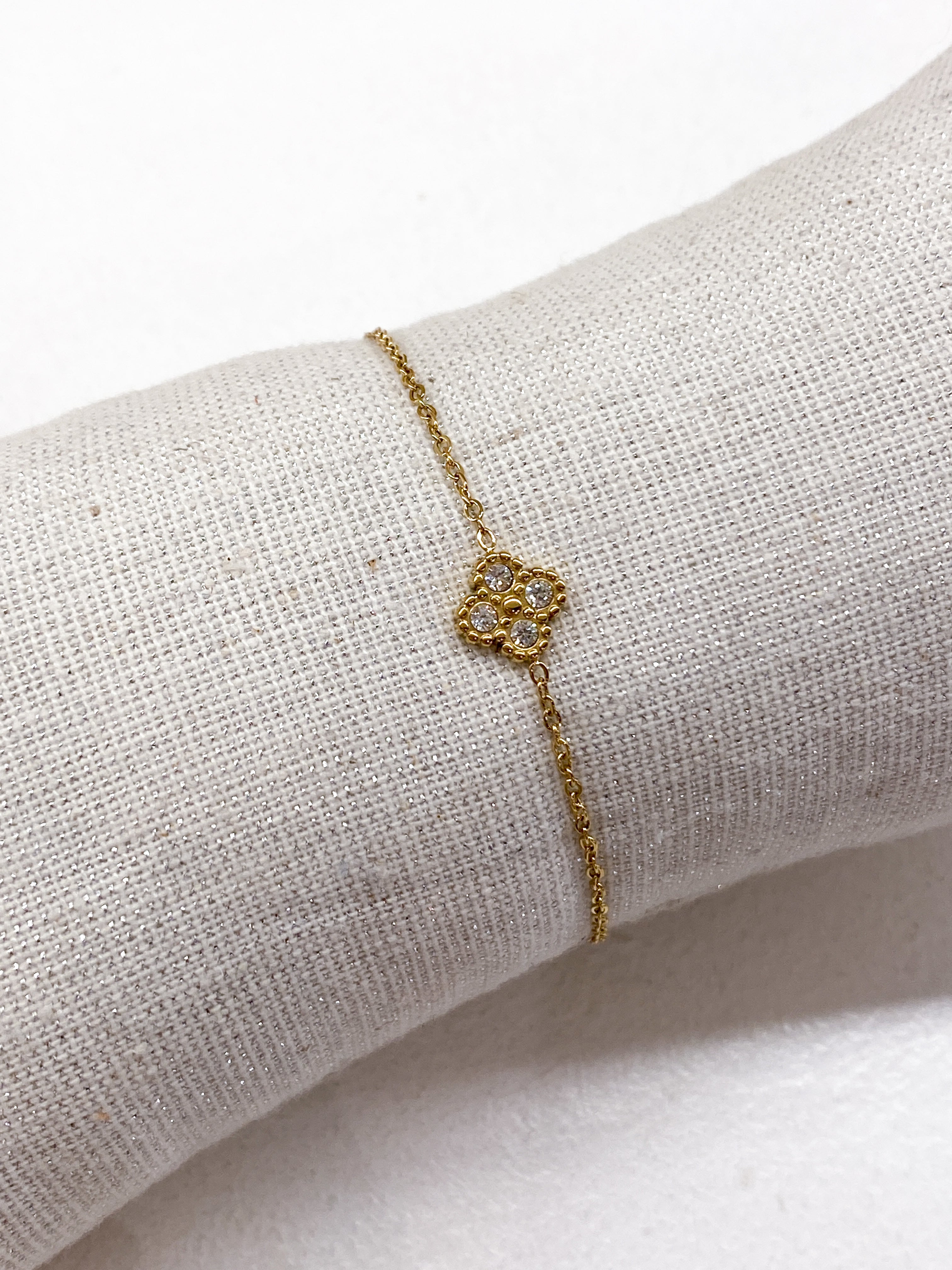 Bracelet fin en acier inoxydable à trèfle strassé