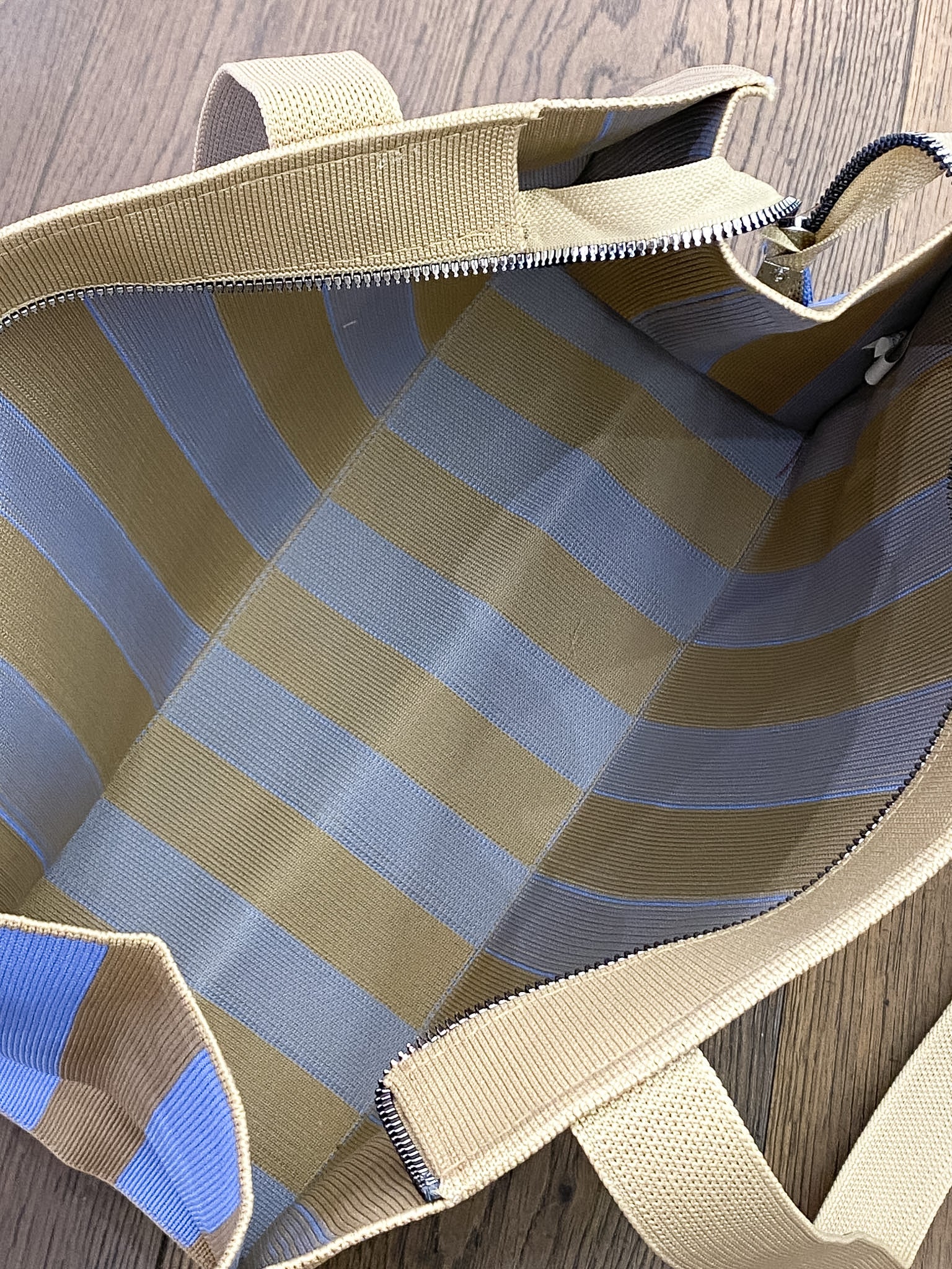 Sac cabas en tissu tressé rayé bicolore