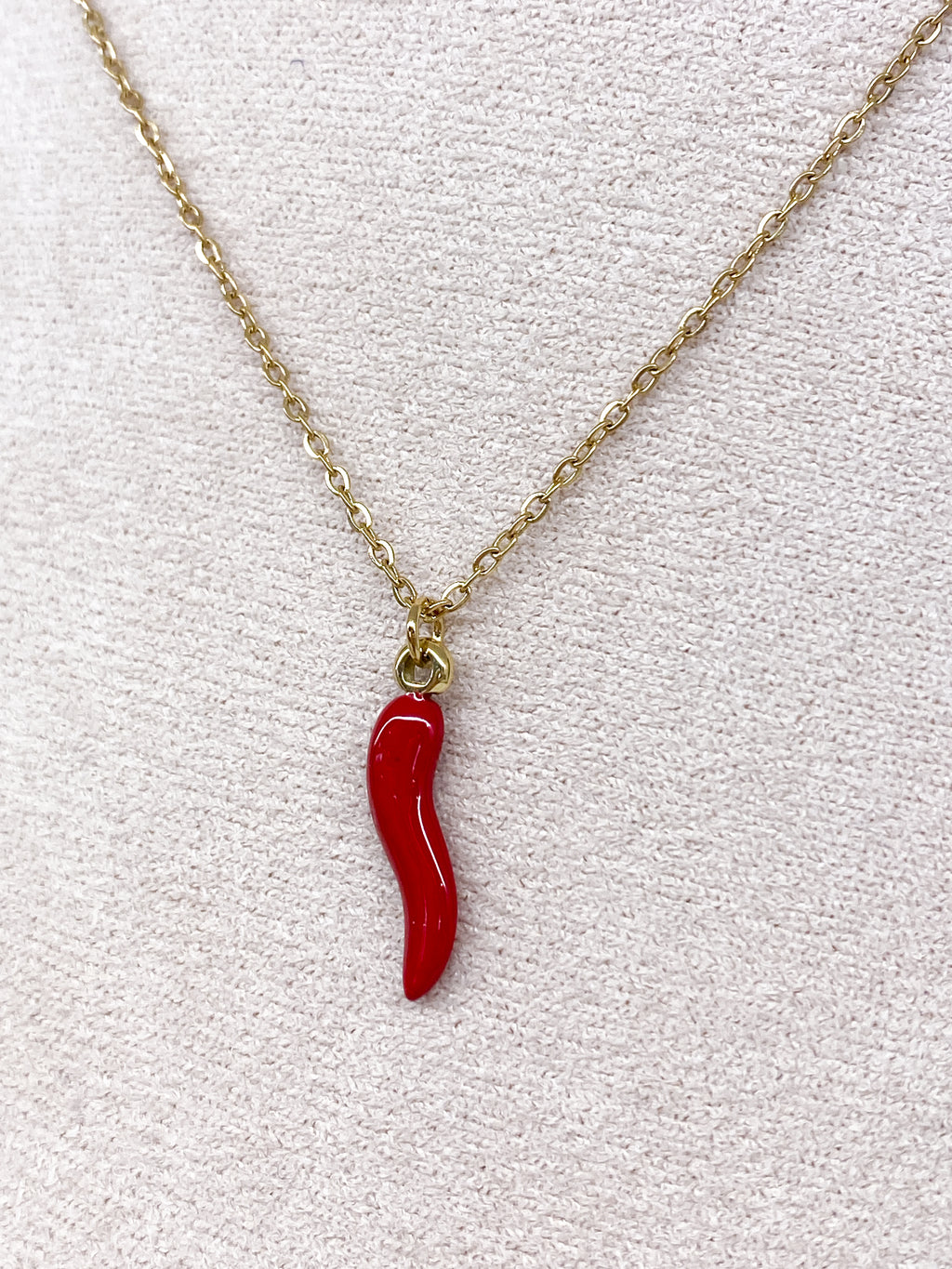 Collier fin avec pendentif piment rouge