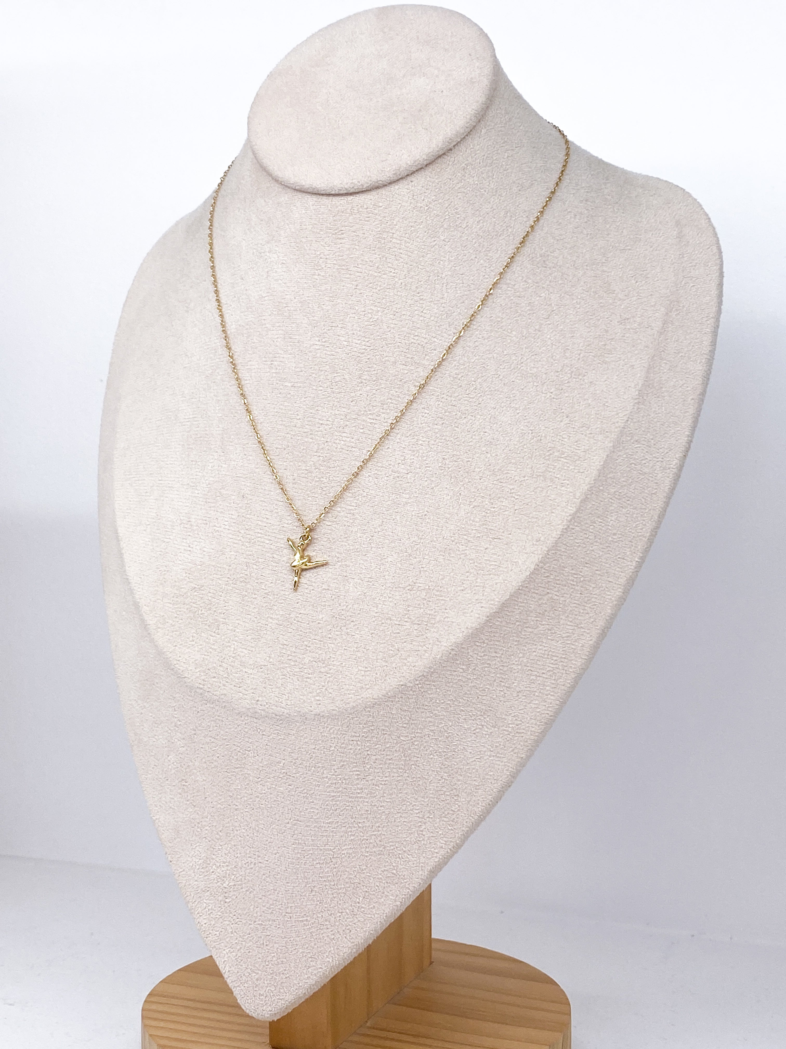 Collier fin en acier inoxydable doré avec ballerine