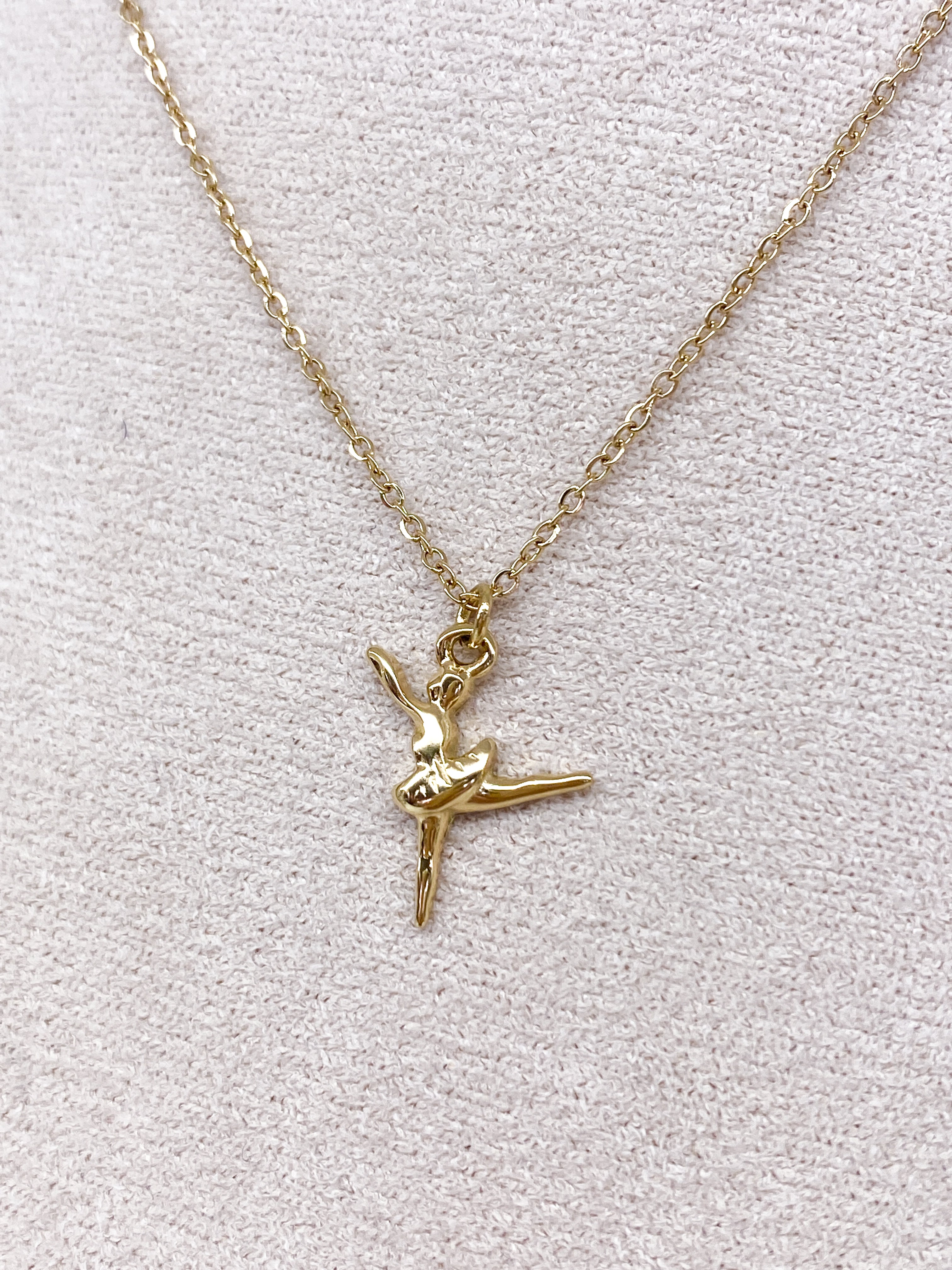 Collier fin en acier inoxydable doré avec ballerine