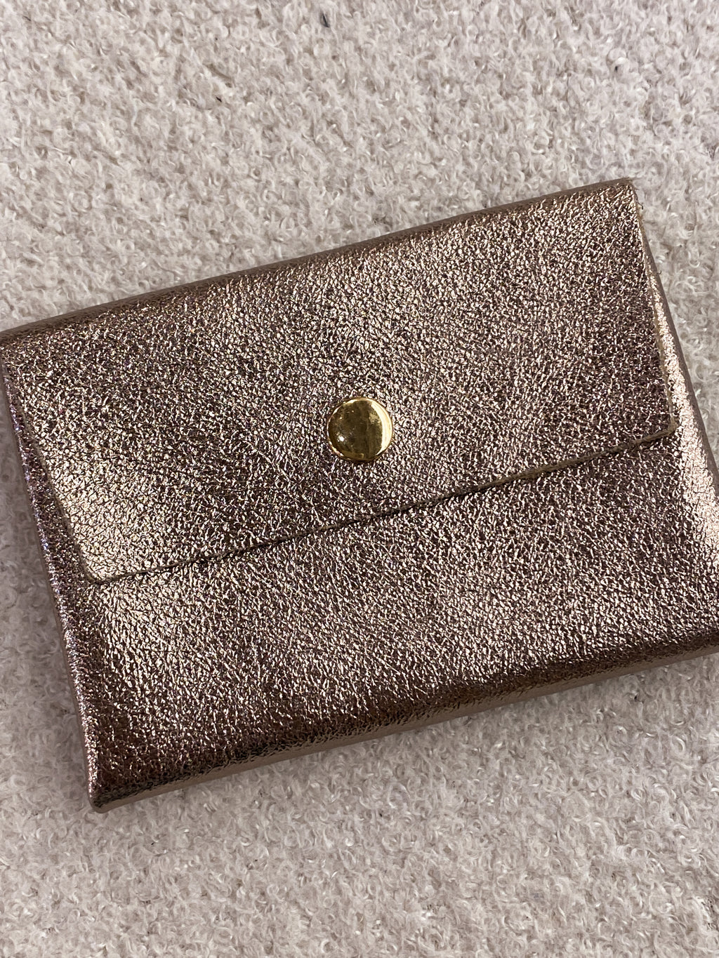 Porte-monnaie doré en cuir irisé
