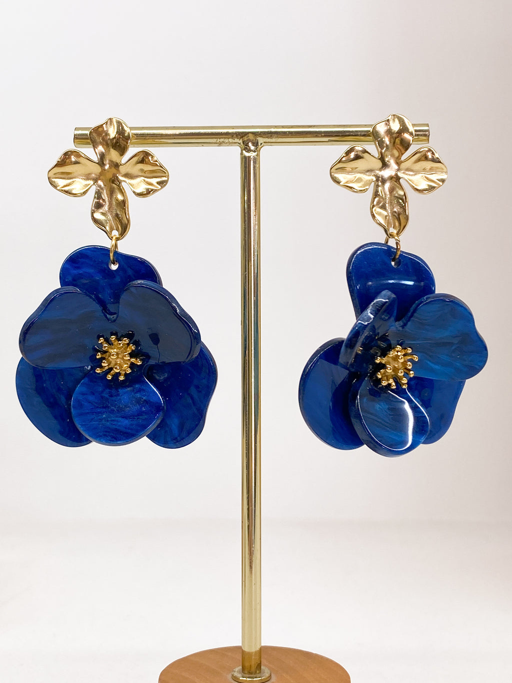 Boucles d’oreilles fleur en résine et acier inoxydable doré