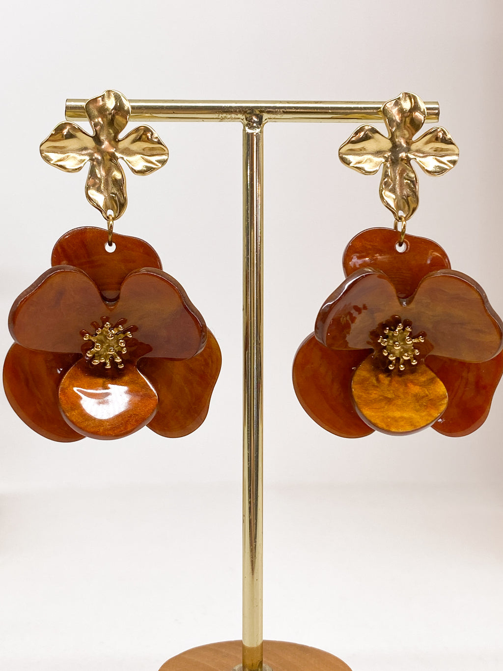 Boucles d’oreilles fleur en résine et acier inoxydable doré