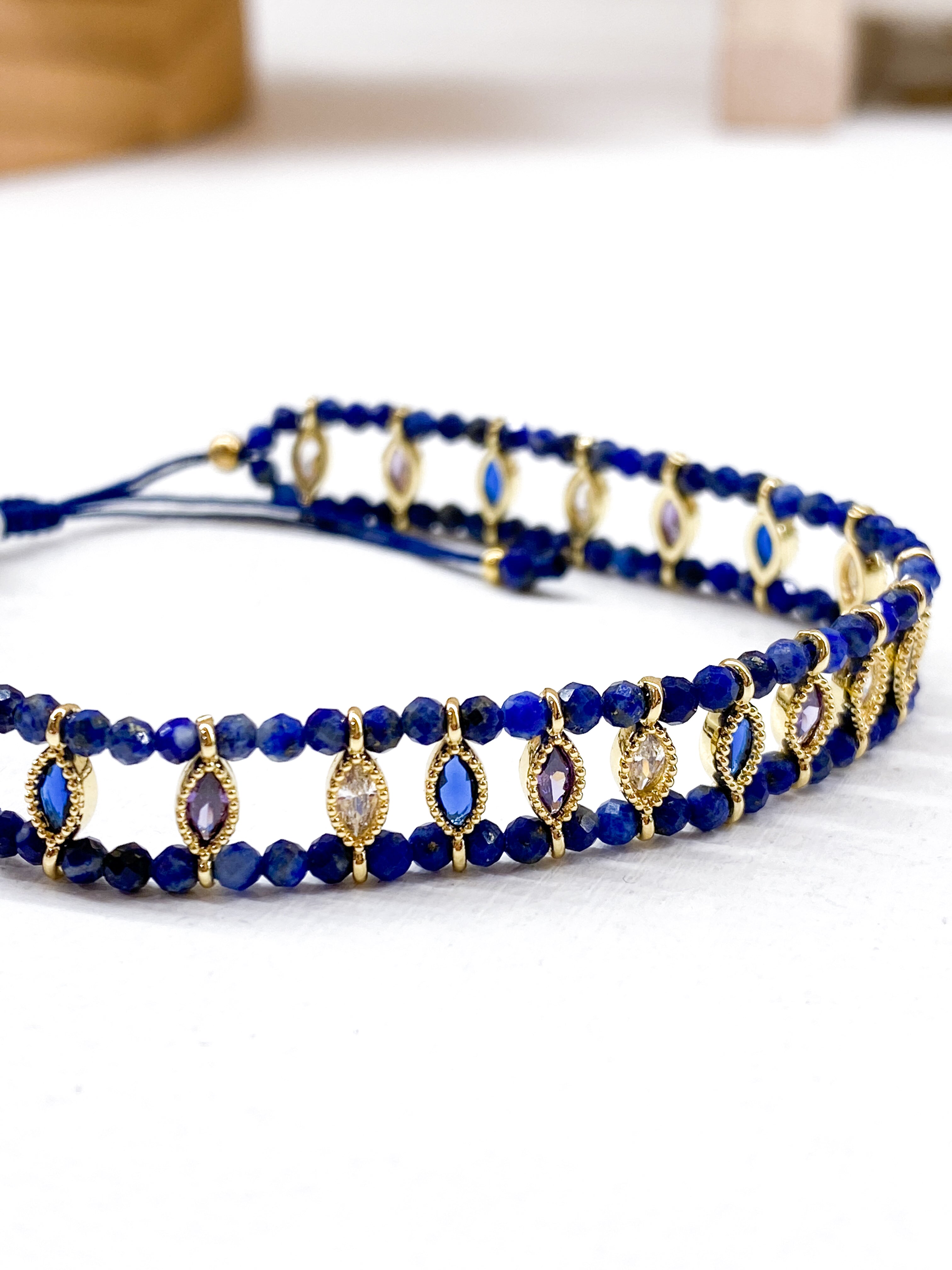 Bracelet femme à nœud coulissant avec pierres naturelles colorées