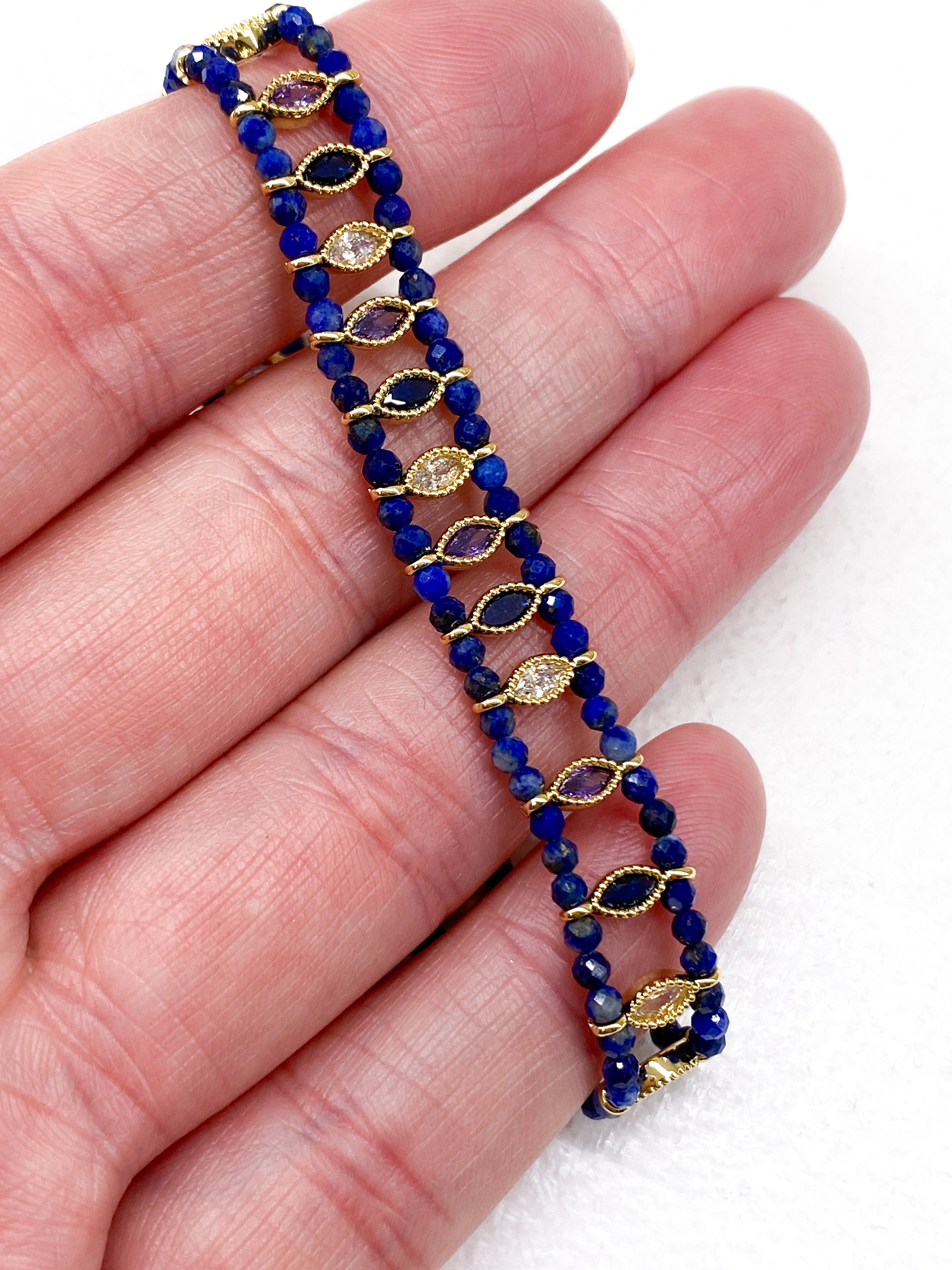 Bracelet femme à nœud coulissant avec pierres naturelles colorées