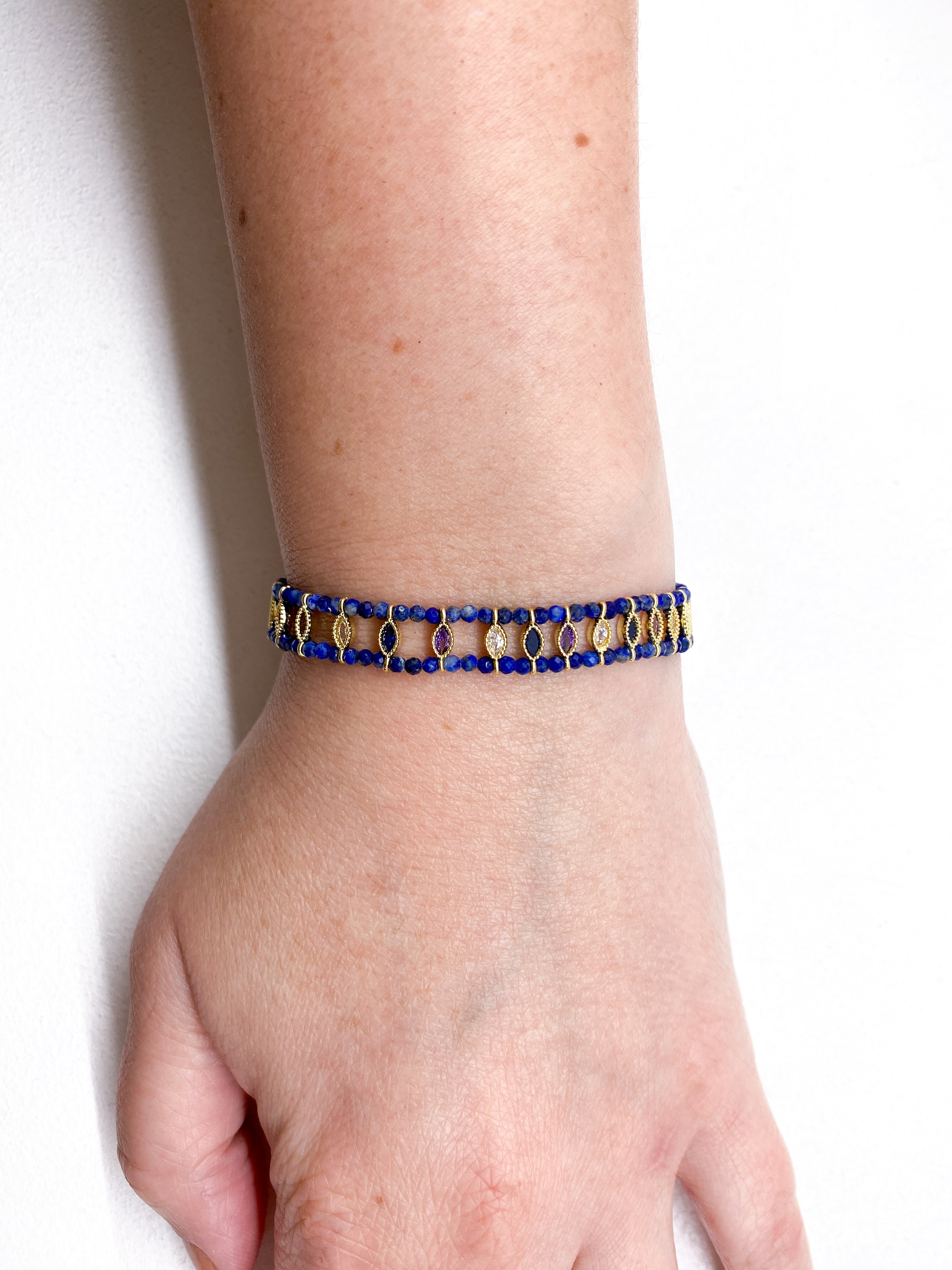 Bracelet femme à nœud coulissant avec pierres naturelles colorées