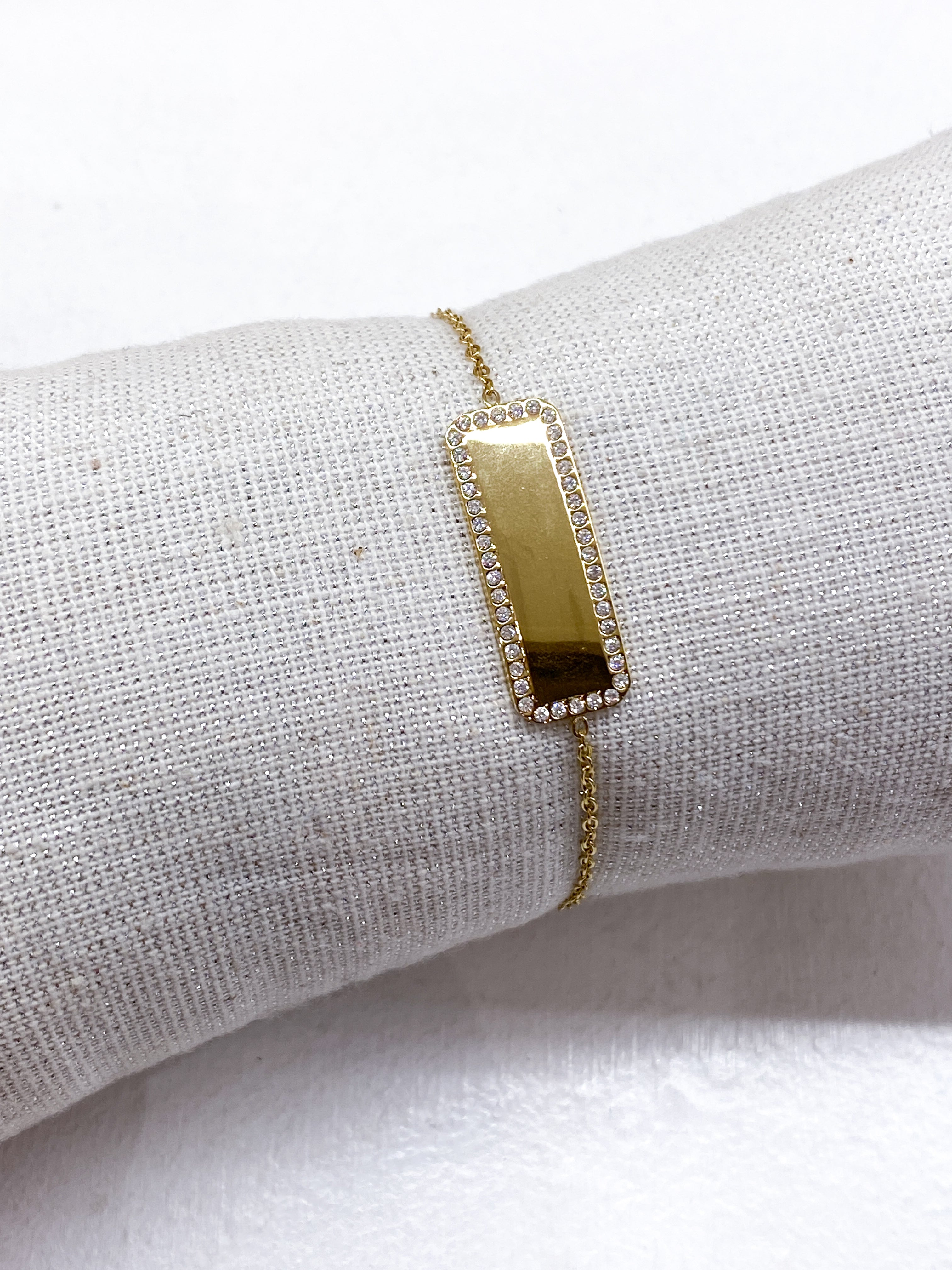 Bracelet fin en acier inoxydable doré rectangle strassé