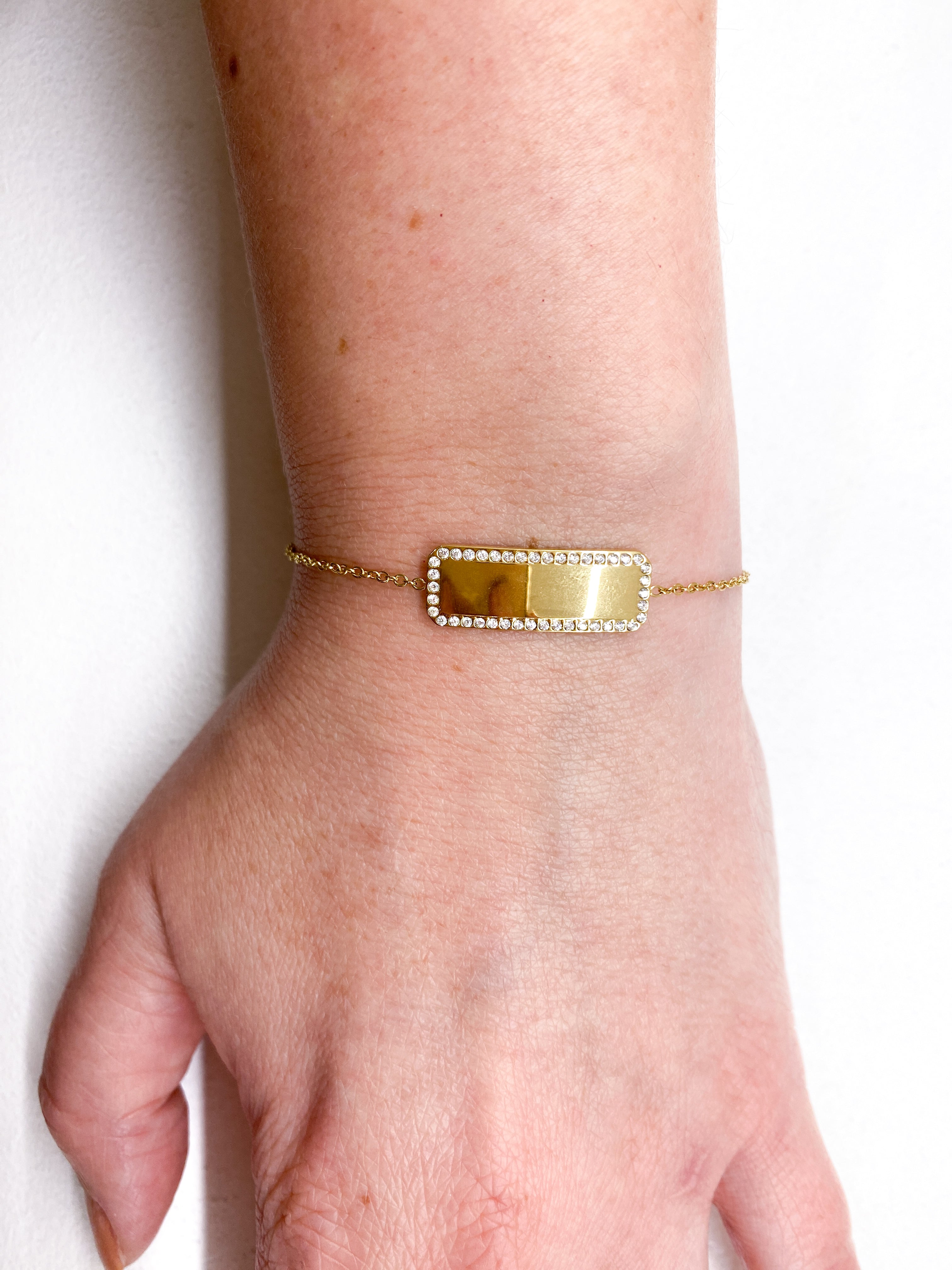 Bracelet fin en acier inoxydable doré rectangle strassé