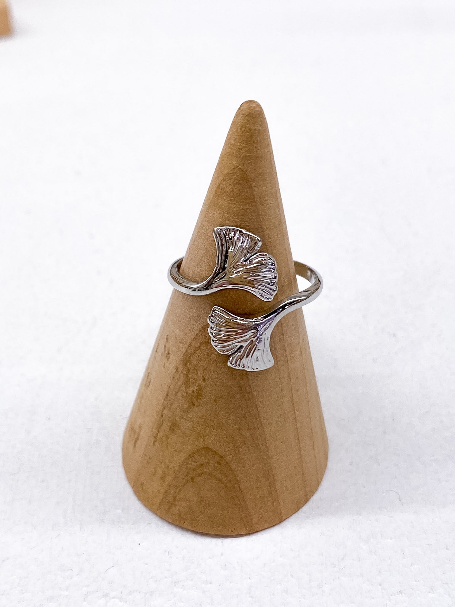 Bague fine en acier inoxydable feuilles ginkgo