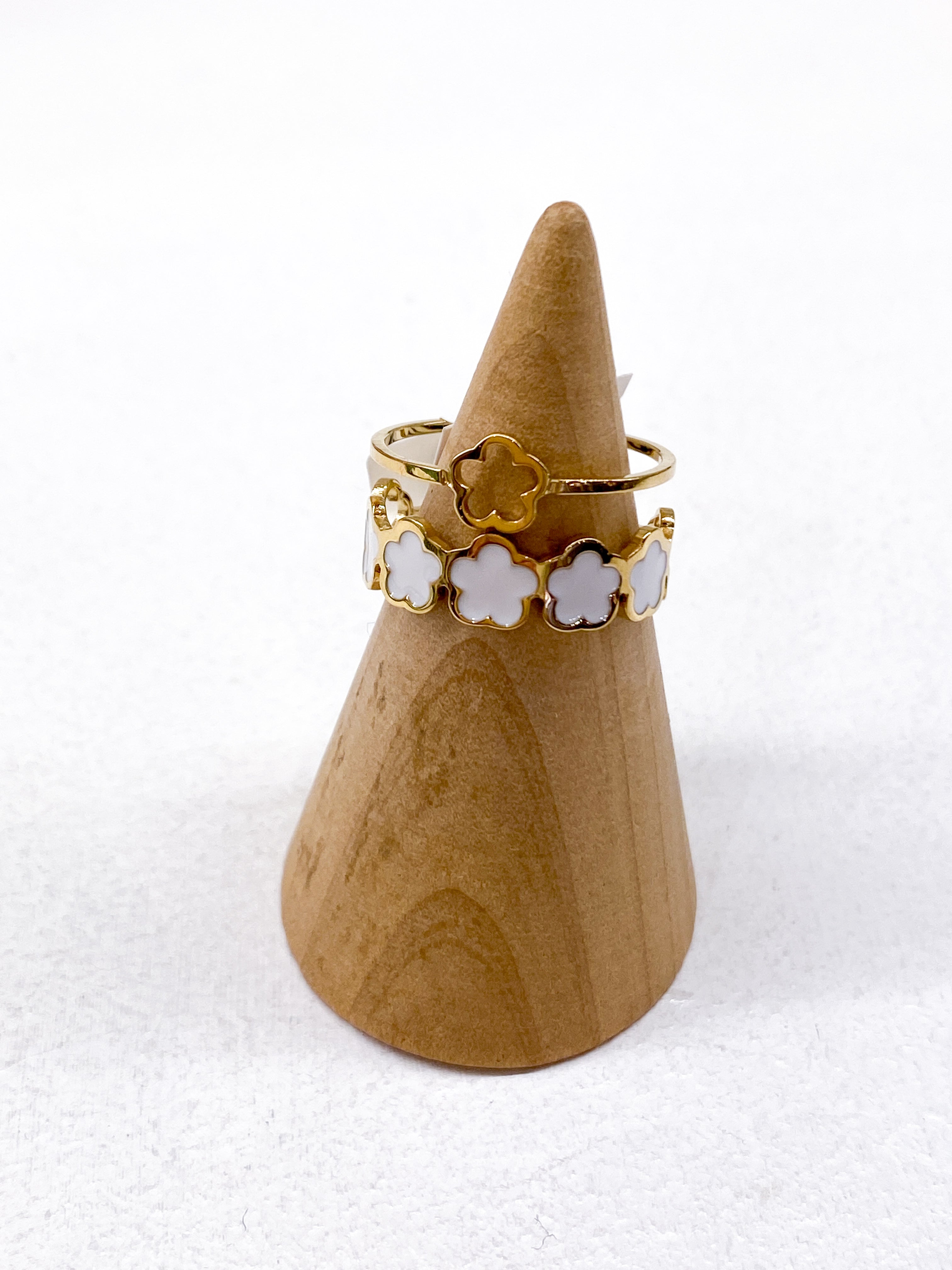 Bague doré double rang trèfles émail blanc