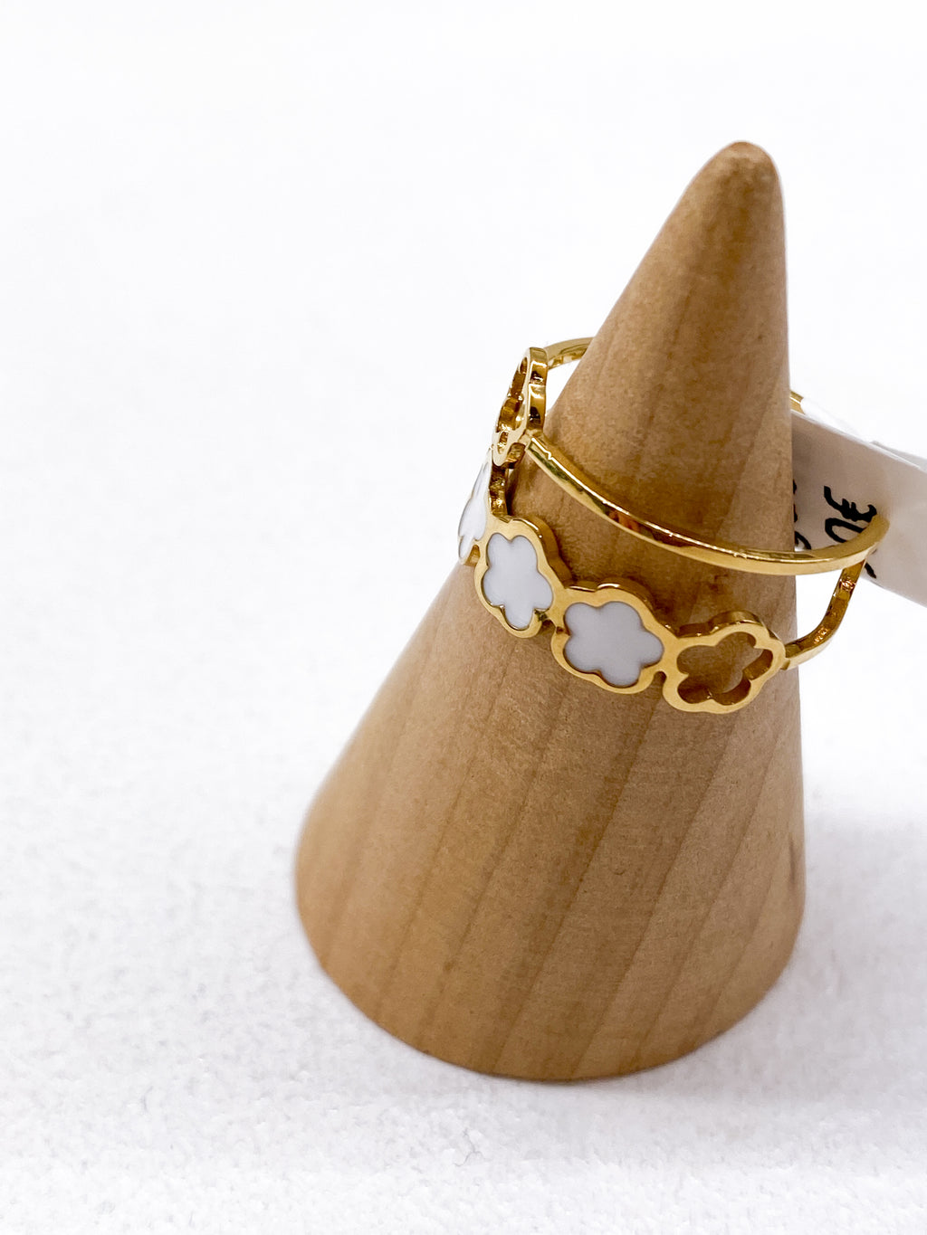 Bague doré double rang trèfles émail blanc