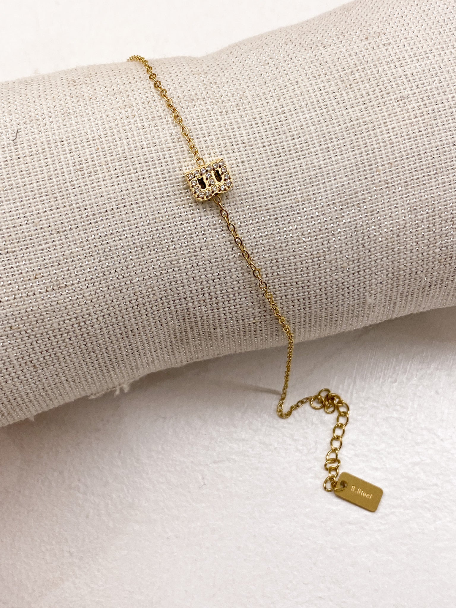 Bracelet A-Z lettre initiale acier inoxydable doré strass