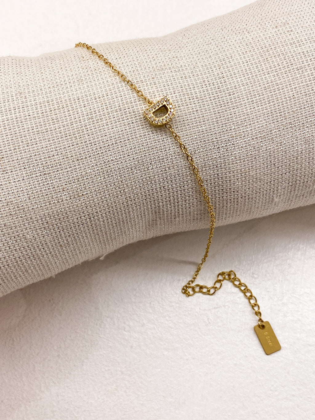 Bracelet A-Z lettre initiale acier inoxydable doré strass