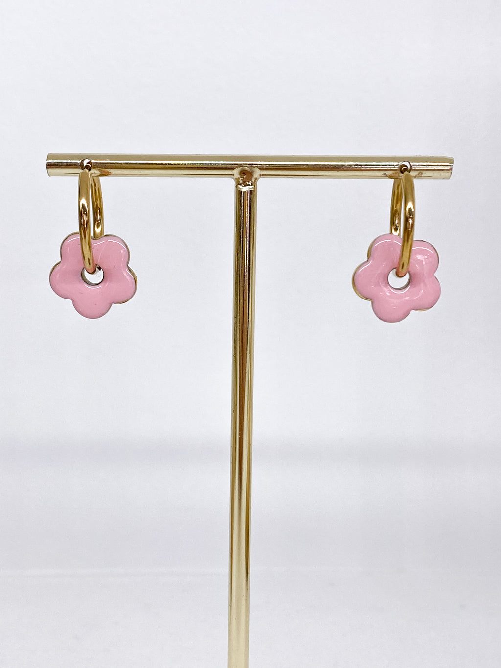 Créoles dorées avec pendentif fleur émaillée