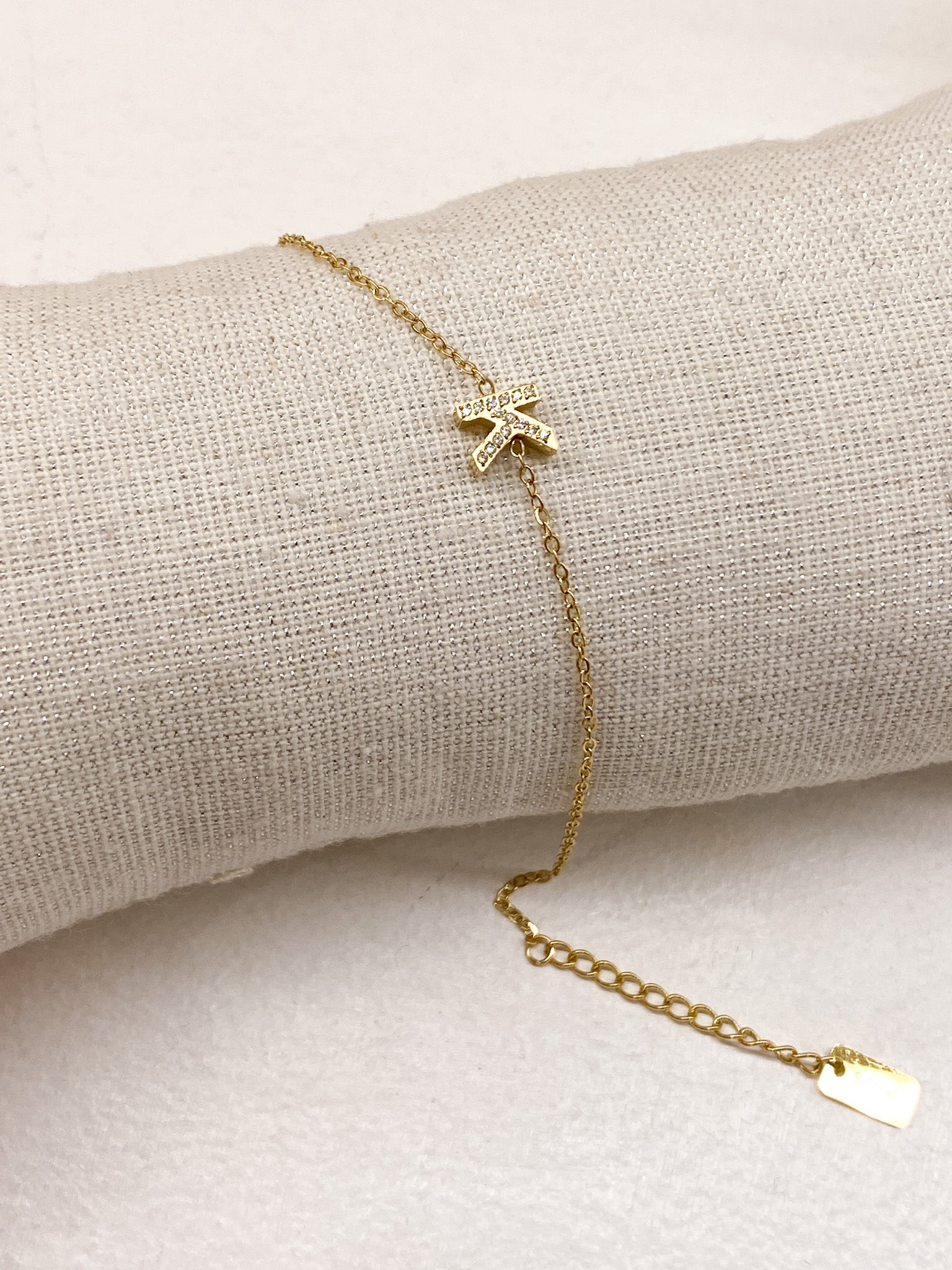 Bracelet A-Z lettre initiale acier inoxydable doré strass
