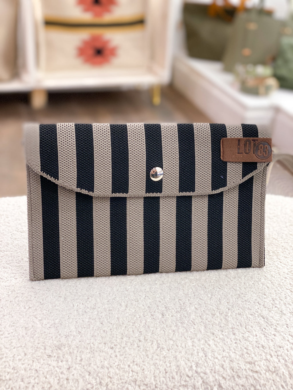 Portefeuille femme rectangulaire rayé en tissu tressé