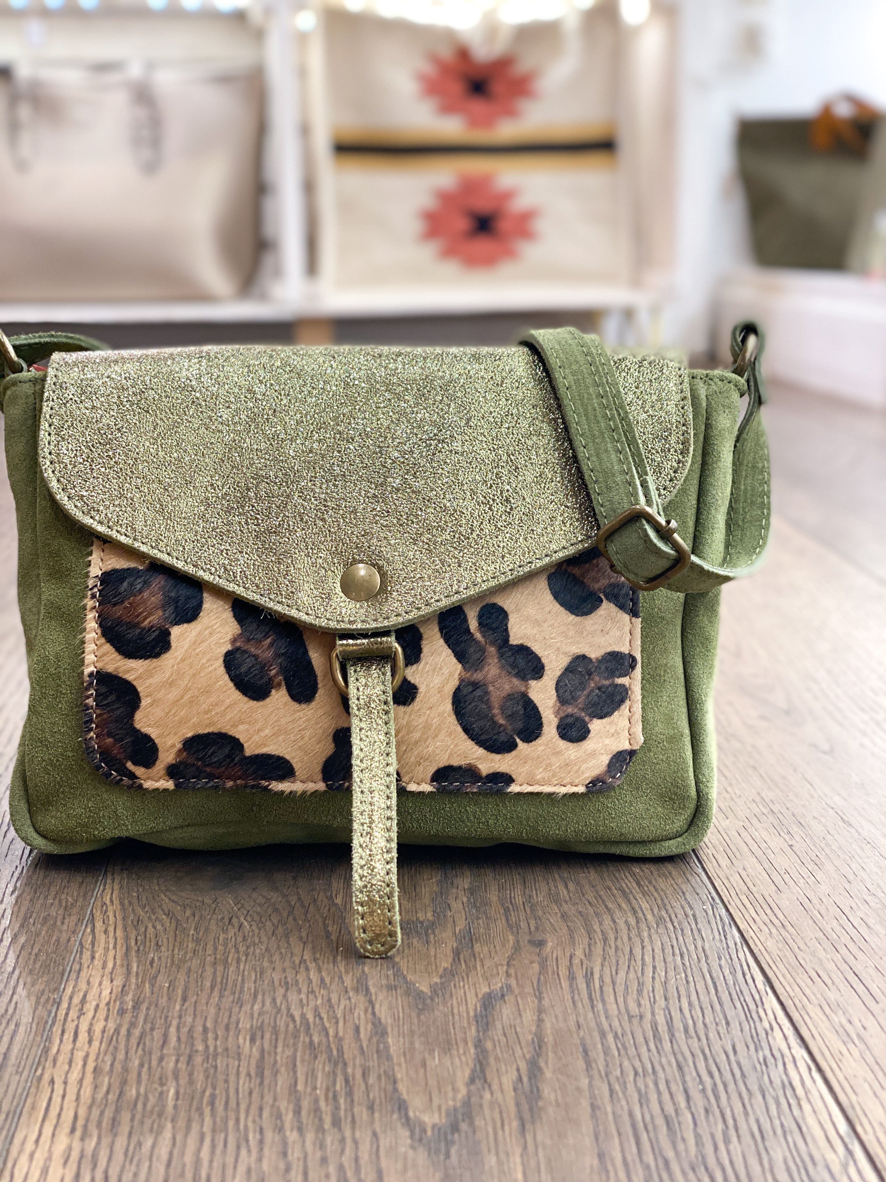 Sac bandoulière en cuir avec pochette léopard