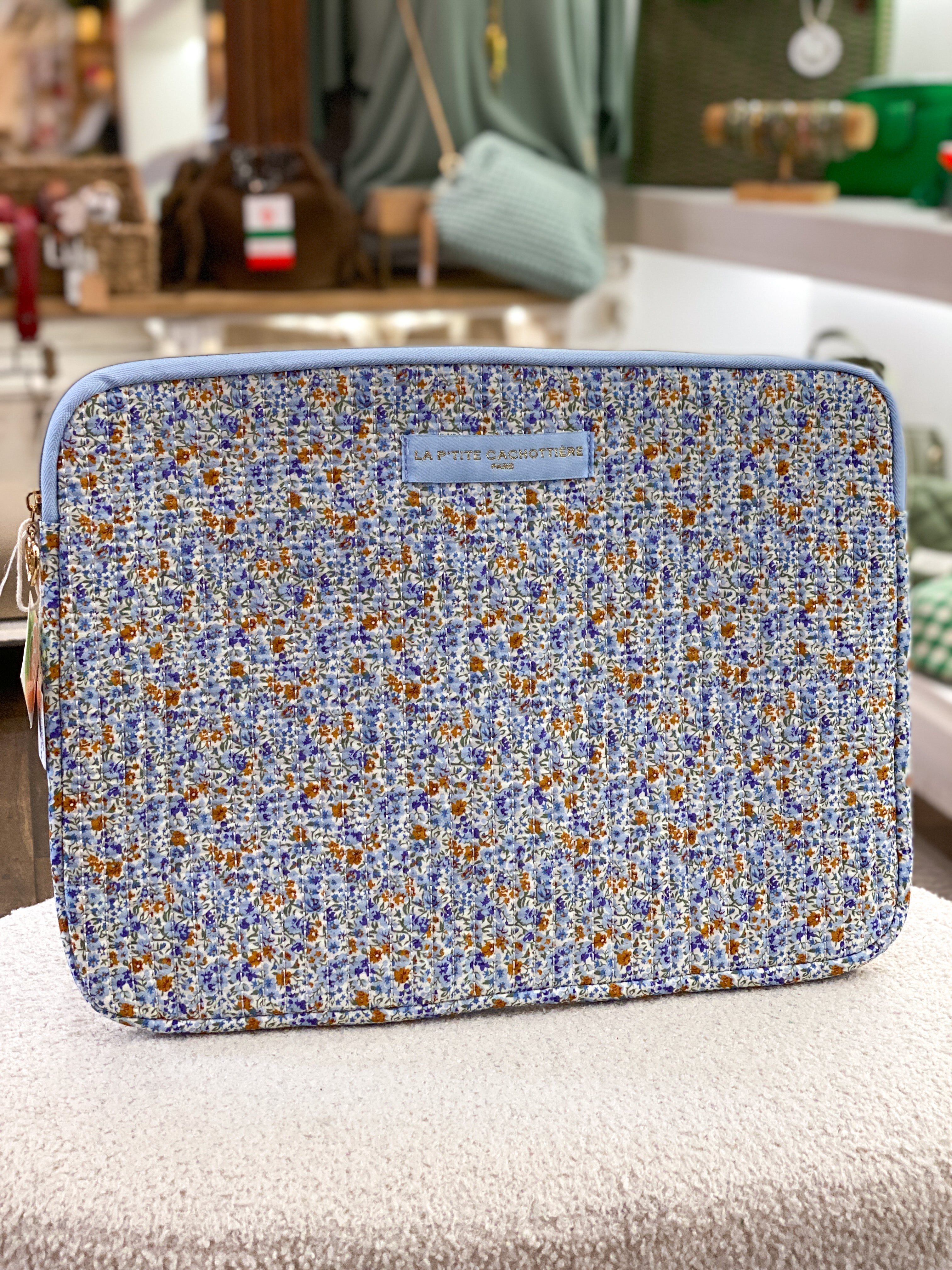 Pochette ordinateur fleurie La P’tite Cachottière