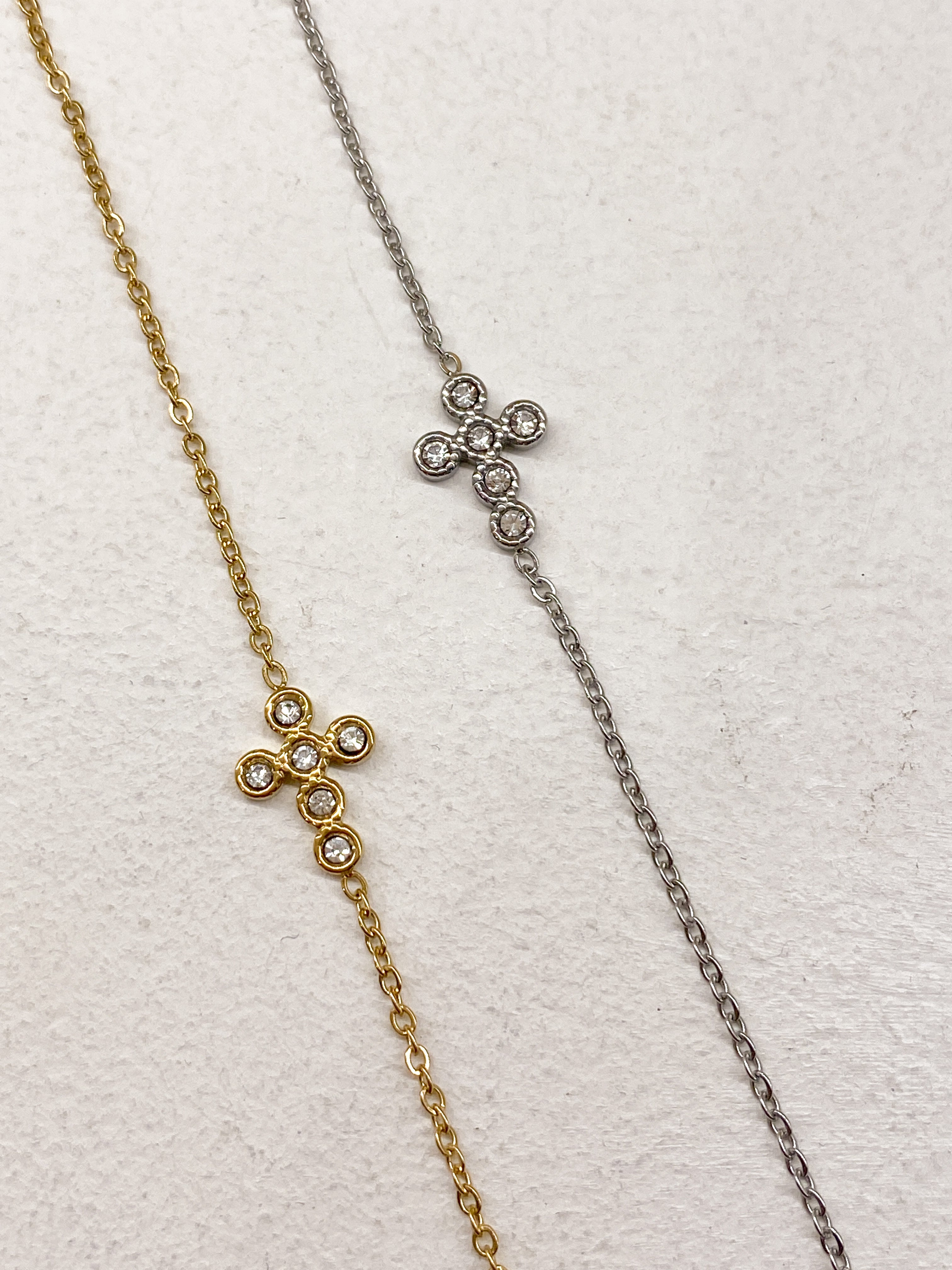 Bracelet femme croix avec strass