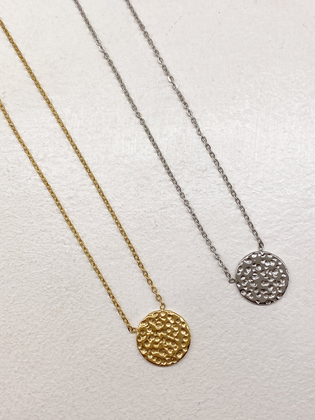 Collier rond martelé en acier inoxydable