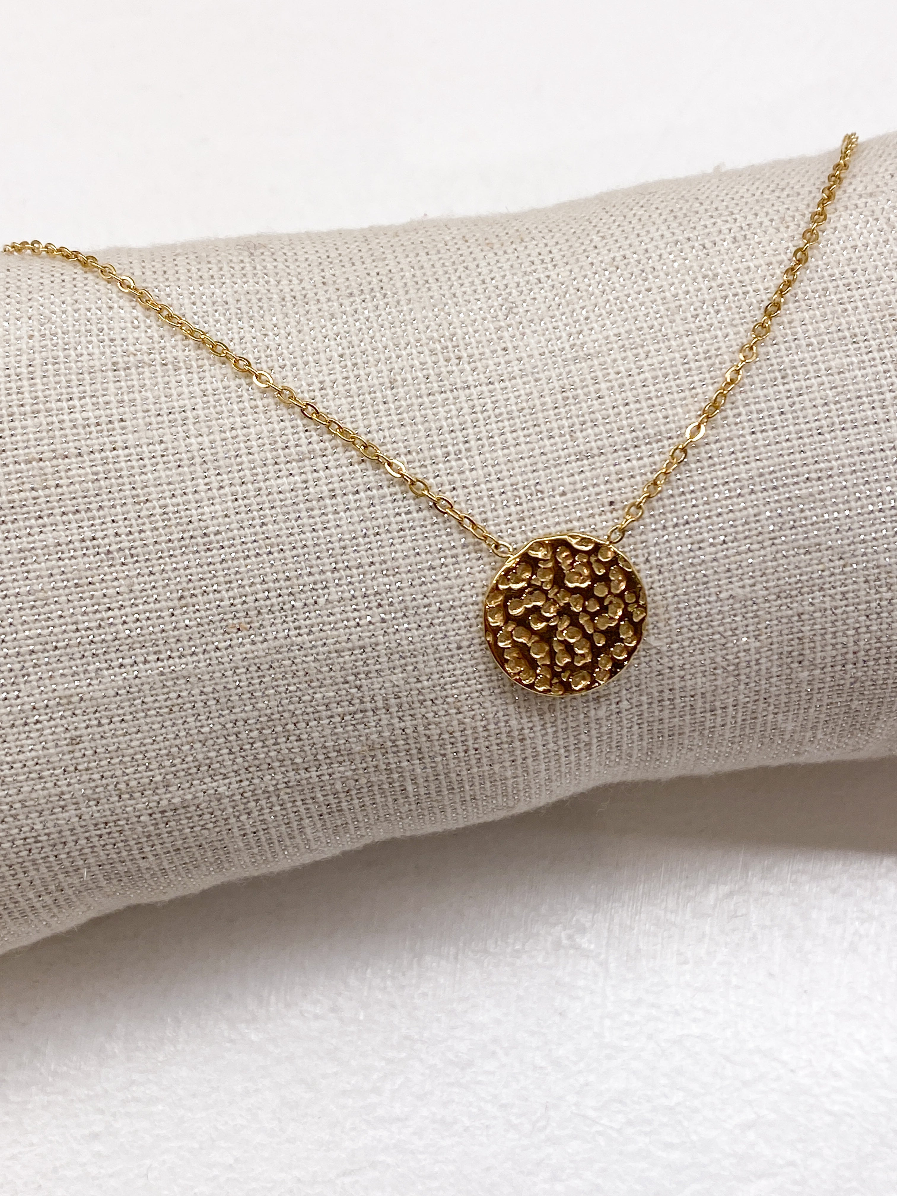 Collier rond martelé en acier inoxydable