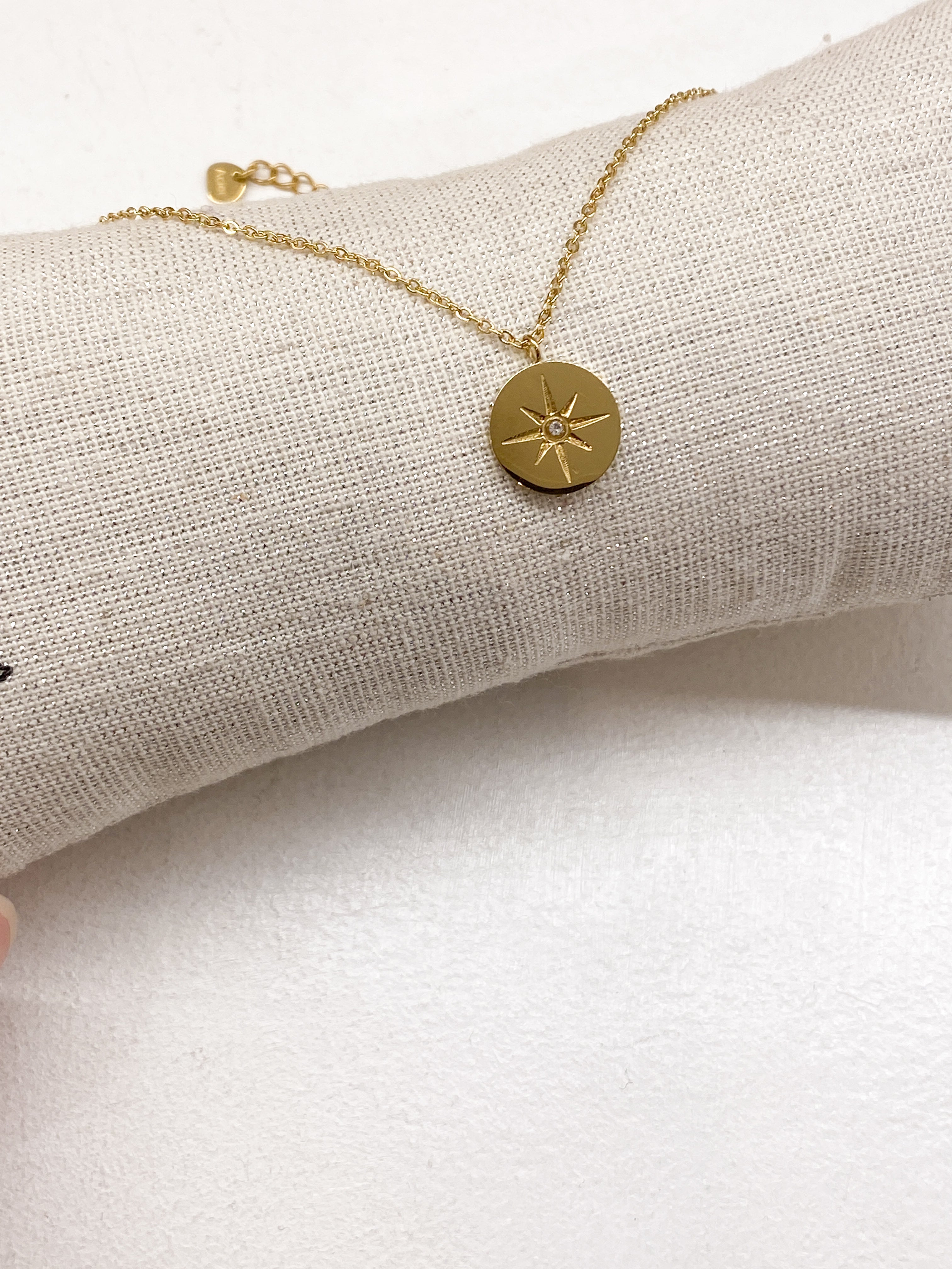 Collier médaille étoile polaire avec strass en acier inoxydable