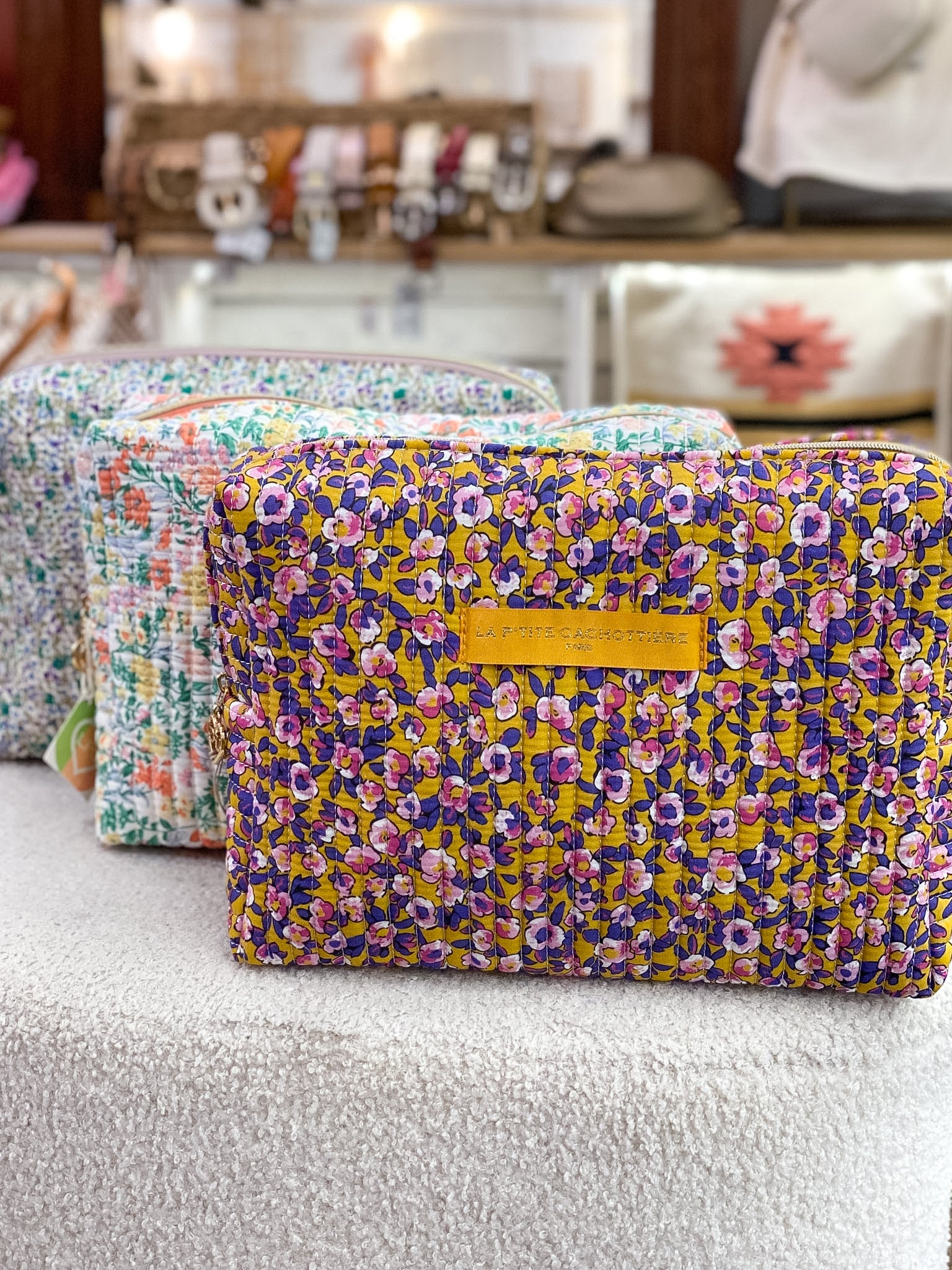 Trousse matelassée fleurie en coton