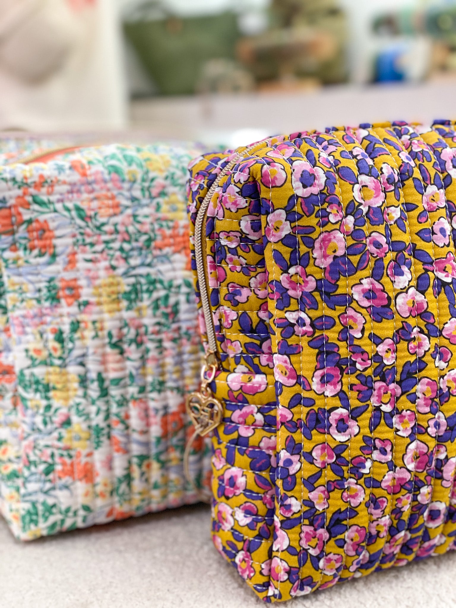 Trousse matelassée fleurie en coton