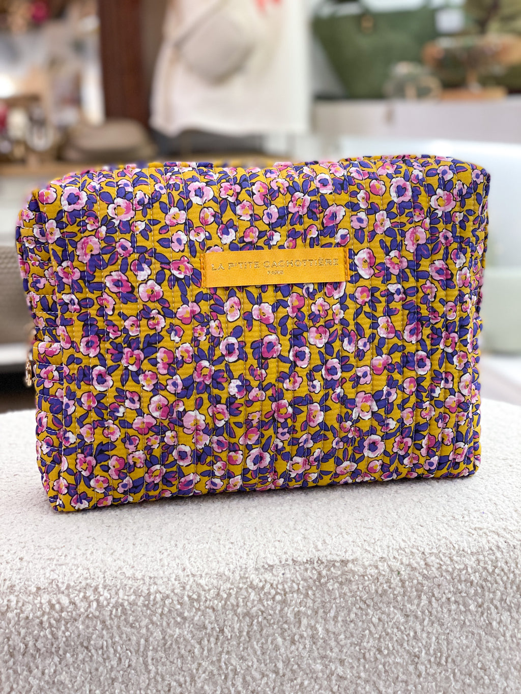 Trousse matelassée fleurie en coton