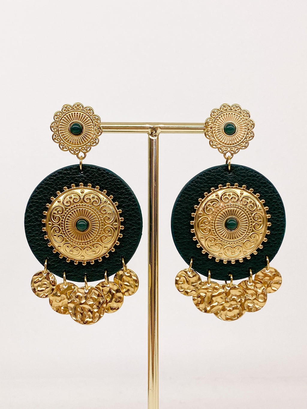 Boucles d’oreilles rondes effet cuir et résine