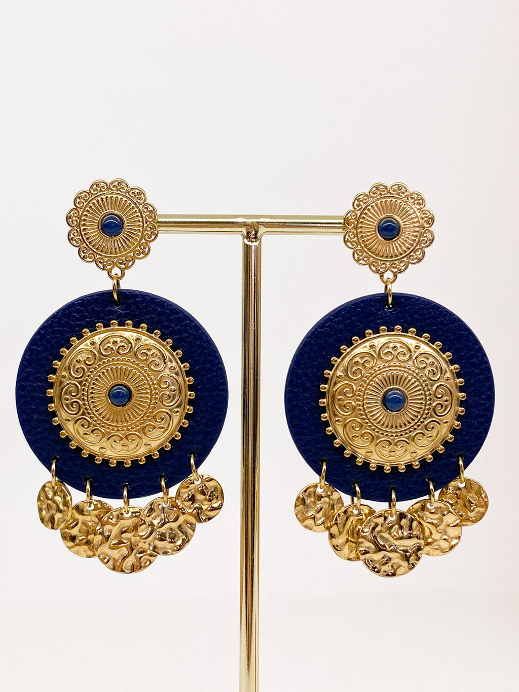 Boucles d’oreilles rondes effet cuir et résine
