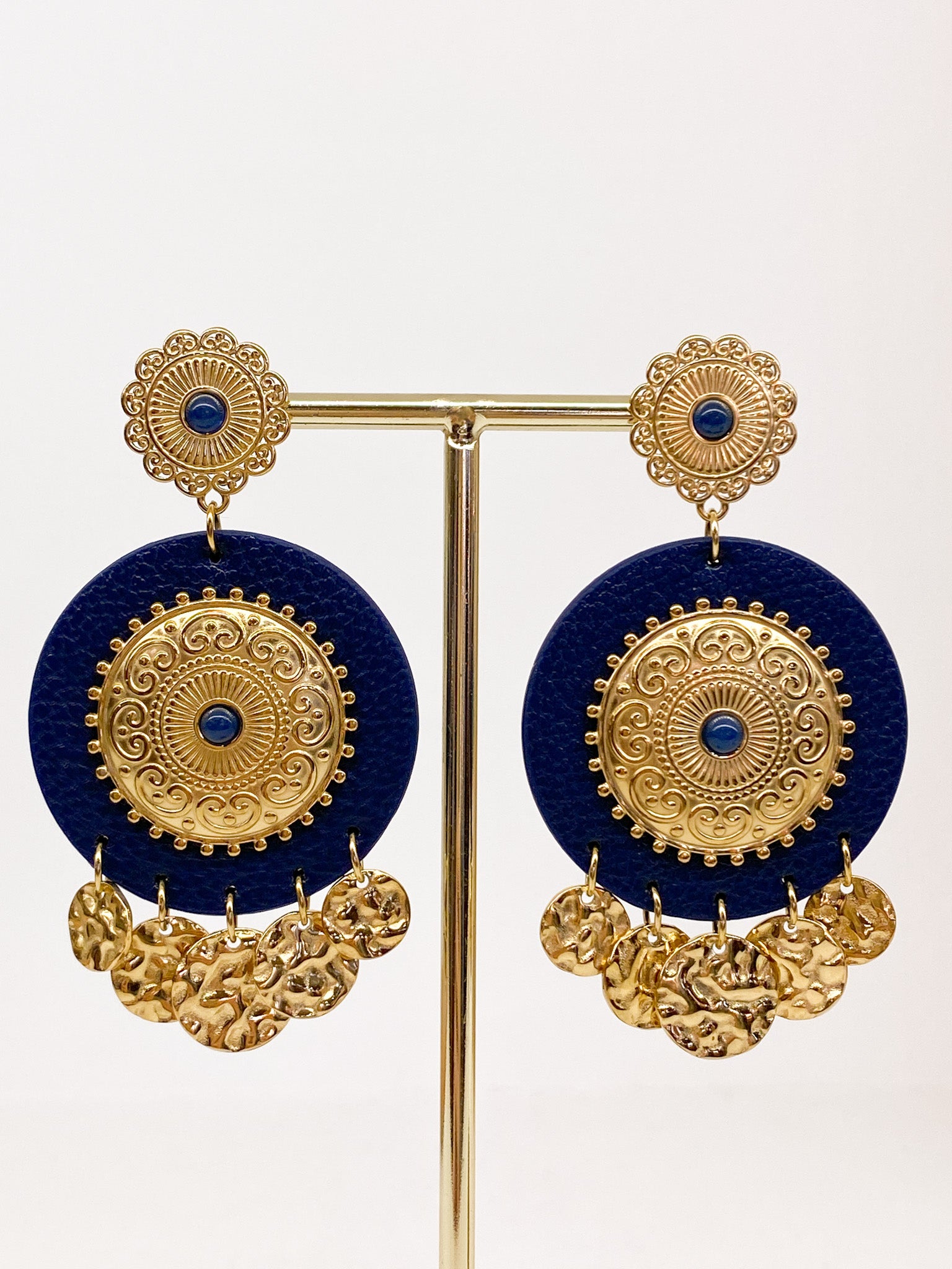 Boucles d’oreilles rondes effet cuir et résine