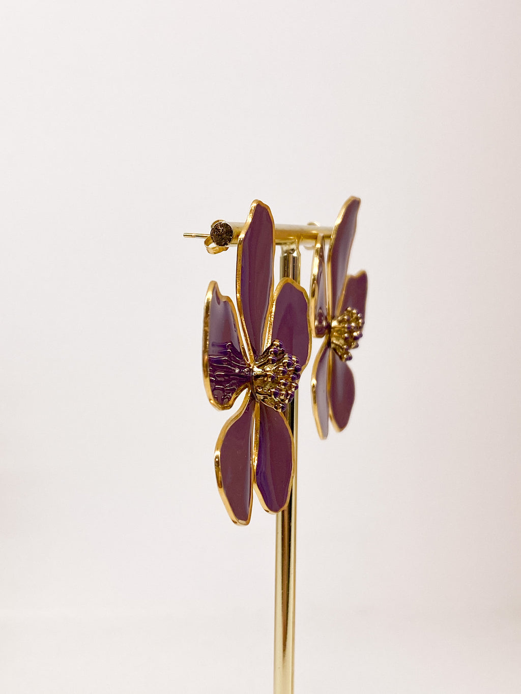 Boucles d’oreilles fleurs en métal et résine colorée