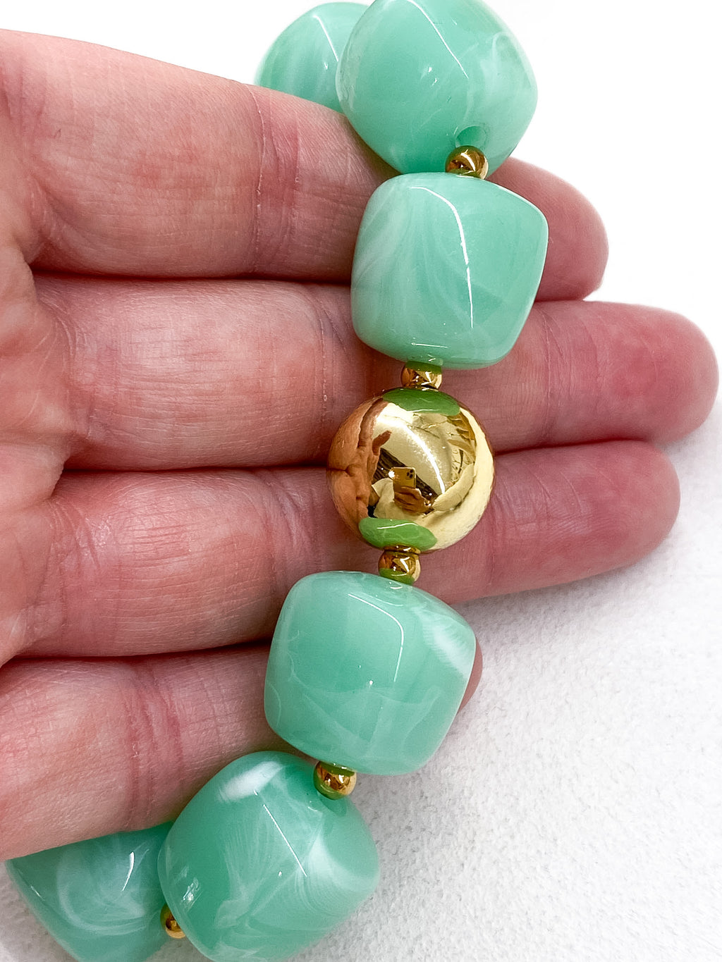 Bracelet élastique perles carrées effet marbré