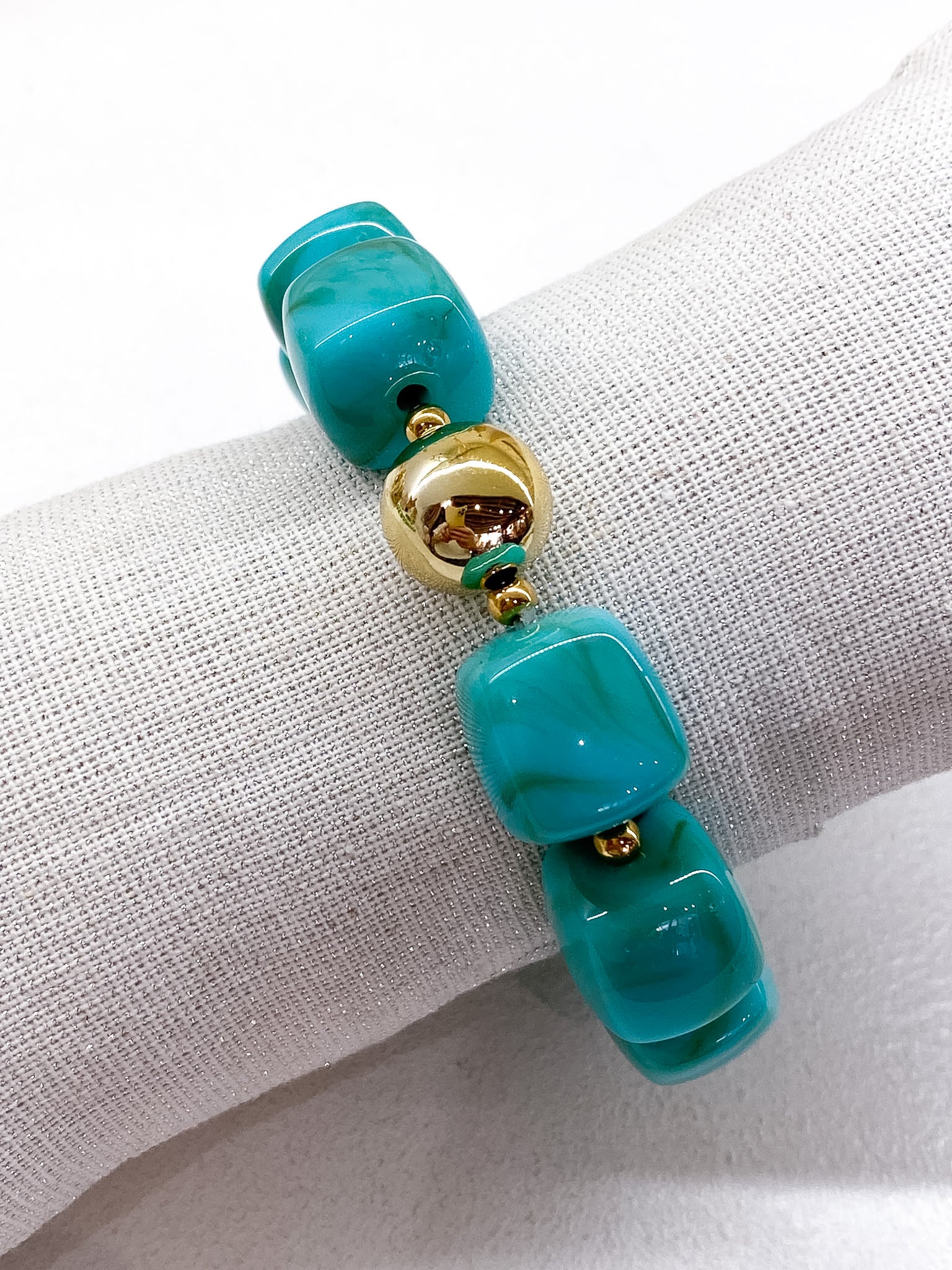 Bracelet élastique perles carrées effet marbré