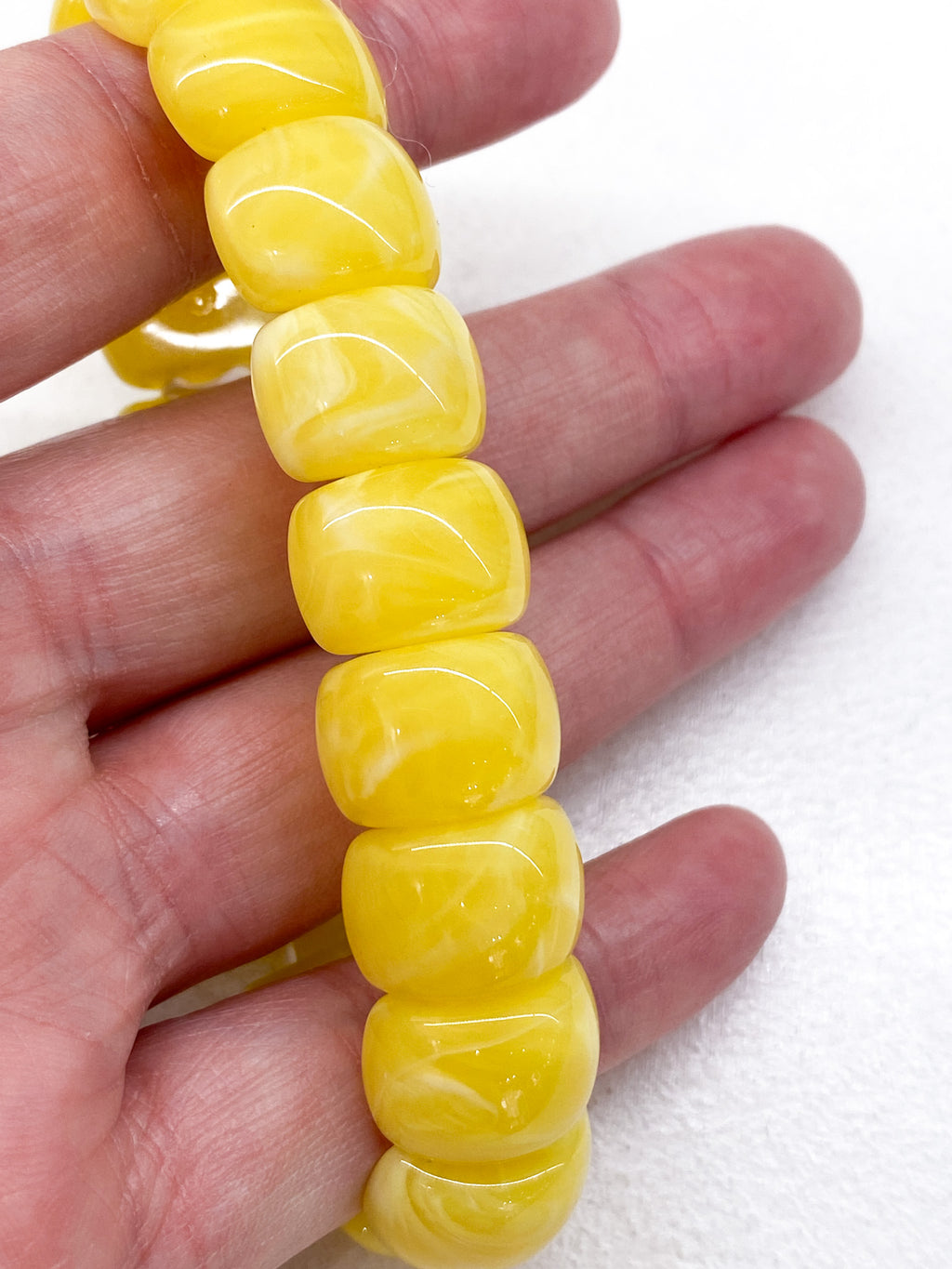 Bracelet fin en acétate marbré coloré sur élastique