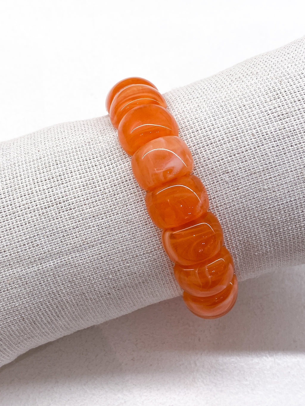 Bracelet fin en acétate marbré coloré sur élastique