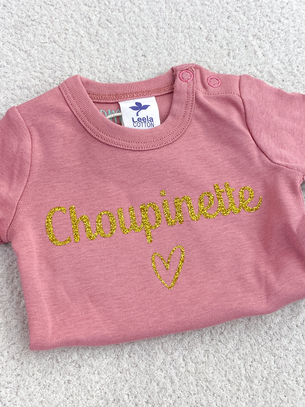 Body bébé personnalisé rose – manches courtes