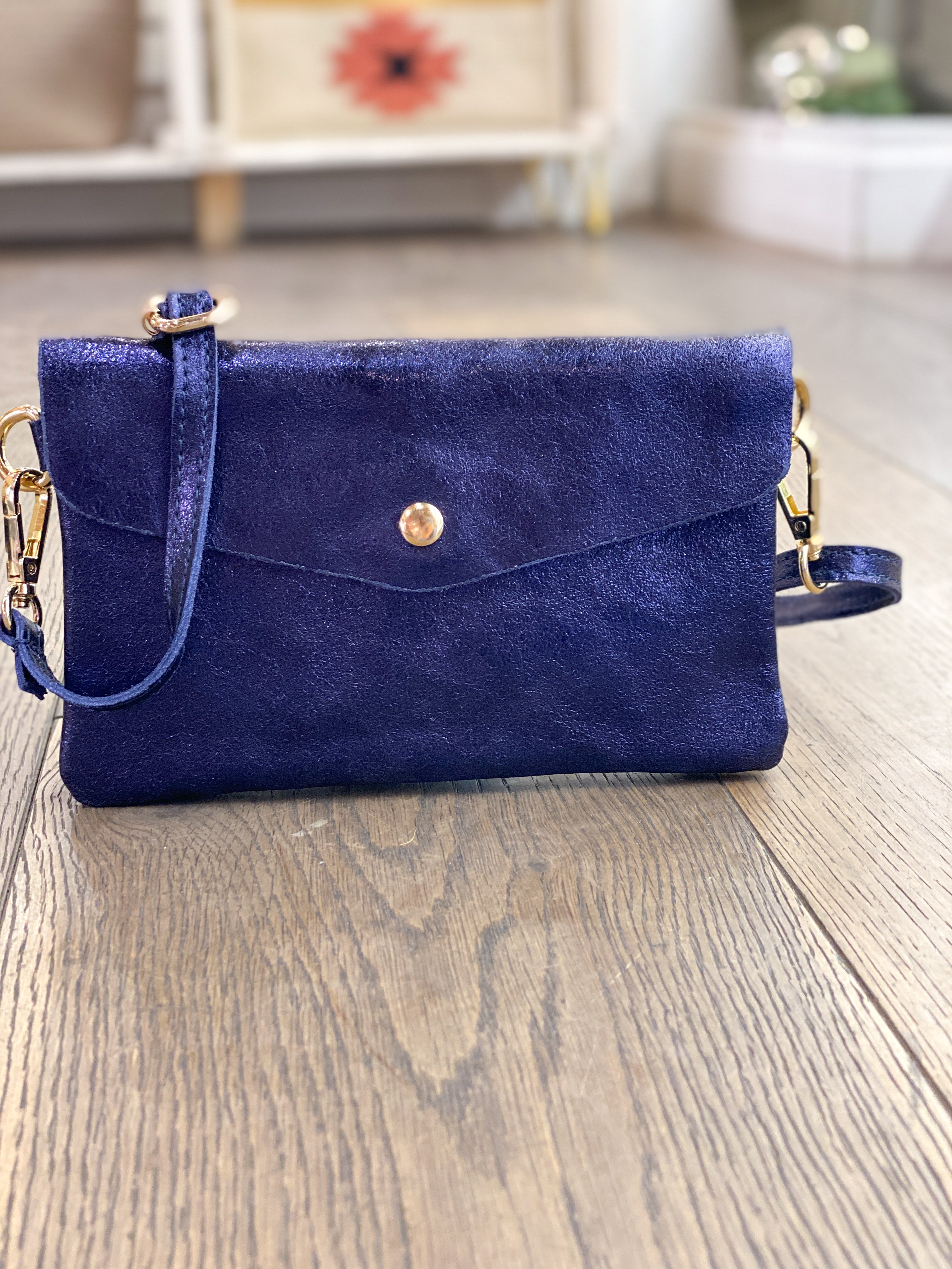Sac femme en cuir irisé porté main et bandoulière