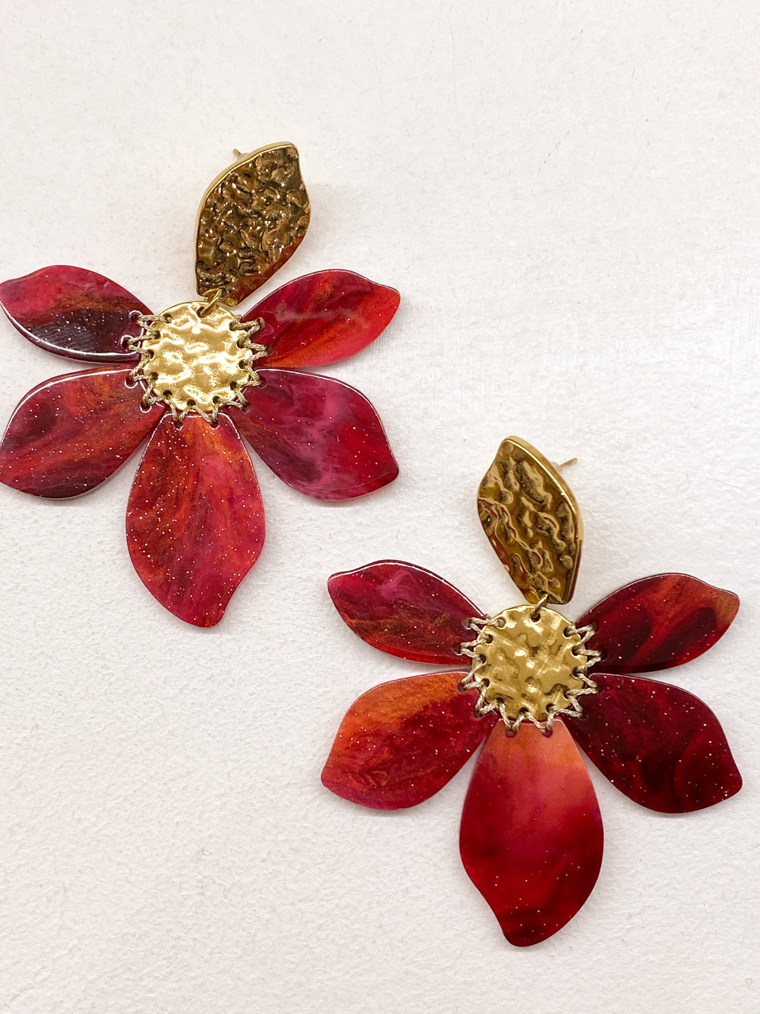 Boucles d’oreilles fleur en acier inoxydable et acétate pailleté