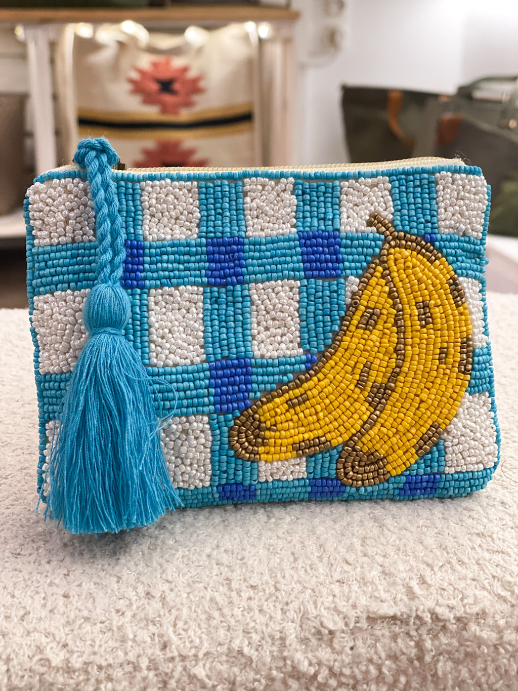 Pochette zippée perlée à carreaux et fruits colorés
