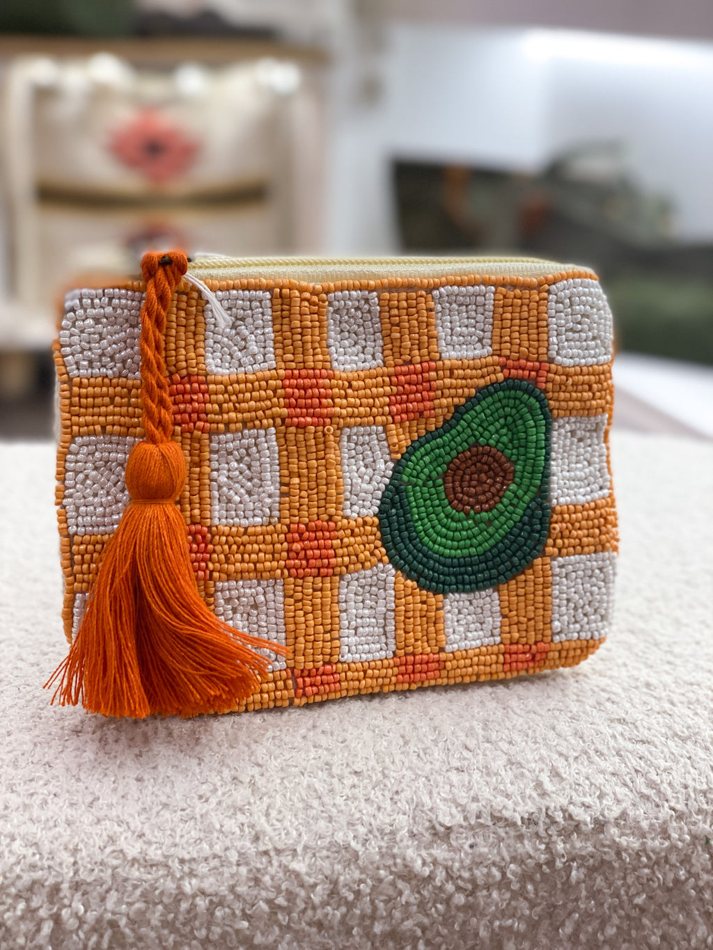 Pochette zippée perlée à carreaux et fruits colorés