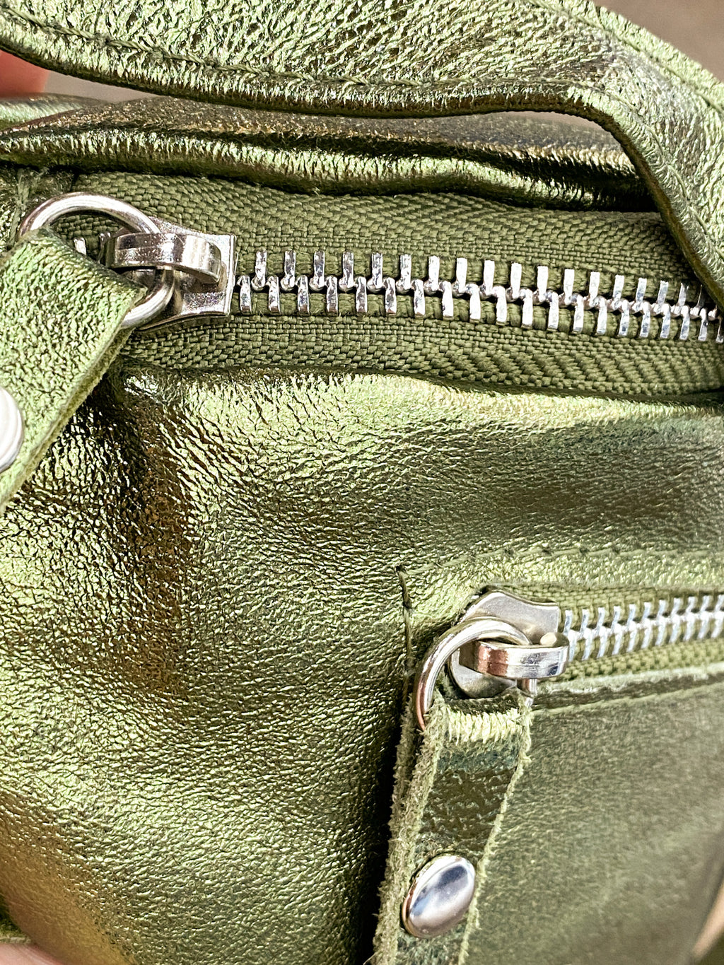 Sac banane femme en cuir irisé – fabrication italienne