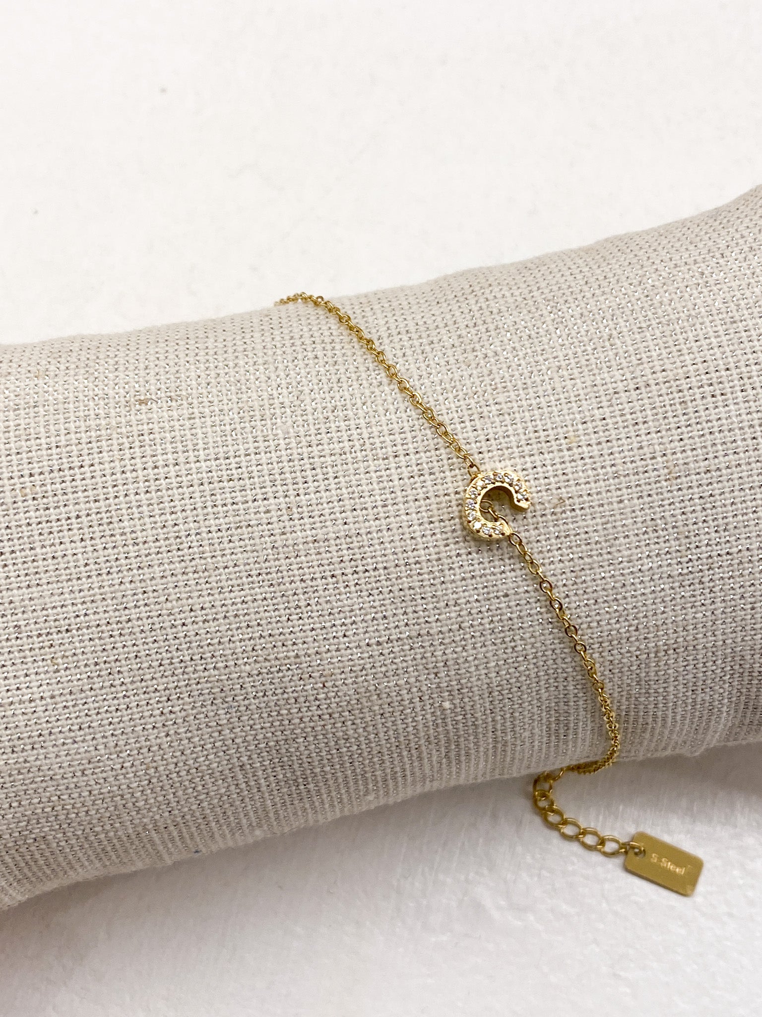 Bracelet A-Z lettre initiale acier inoxydable doré strass