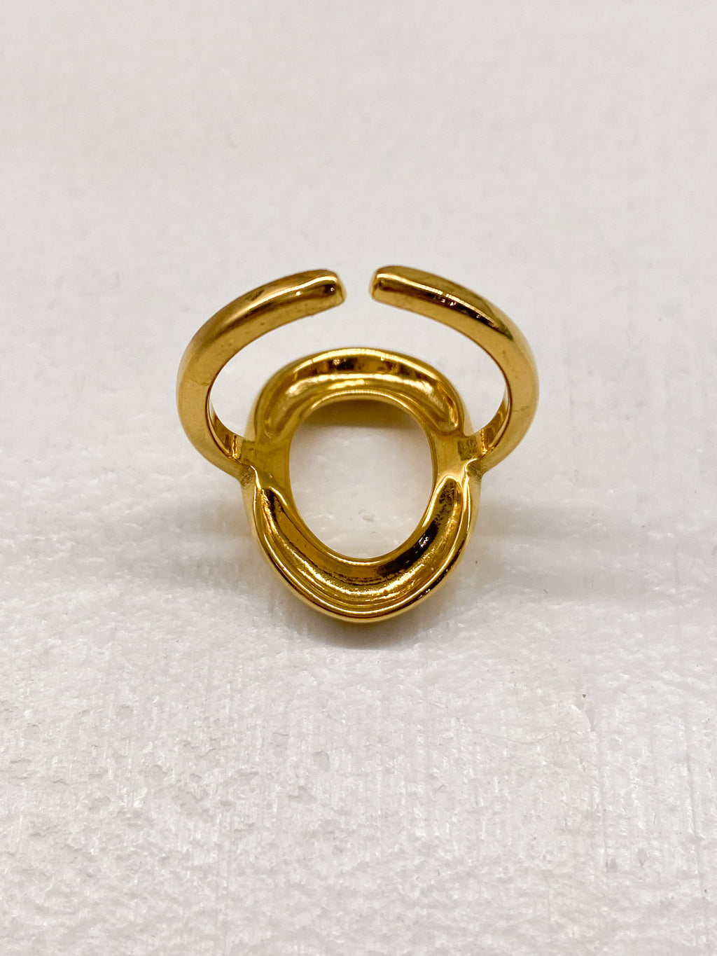 Bague ovale fine en acier inoxydable – contour lisse et brillant