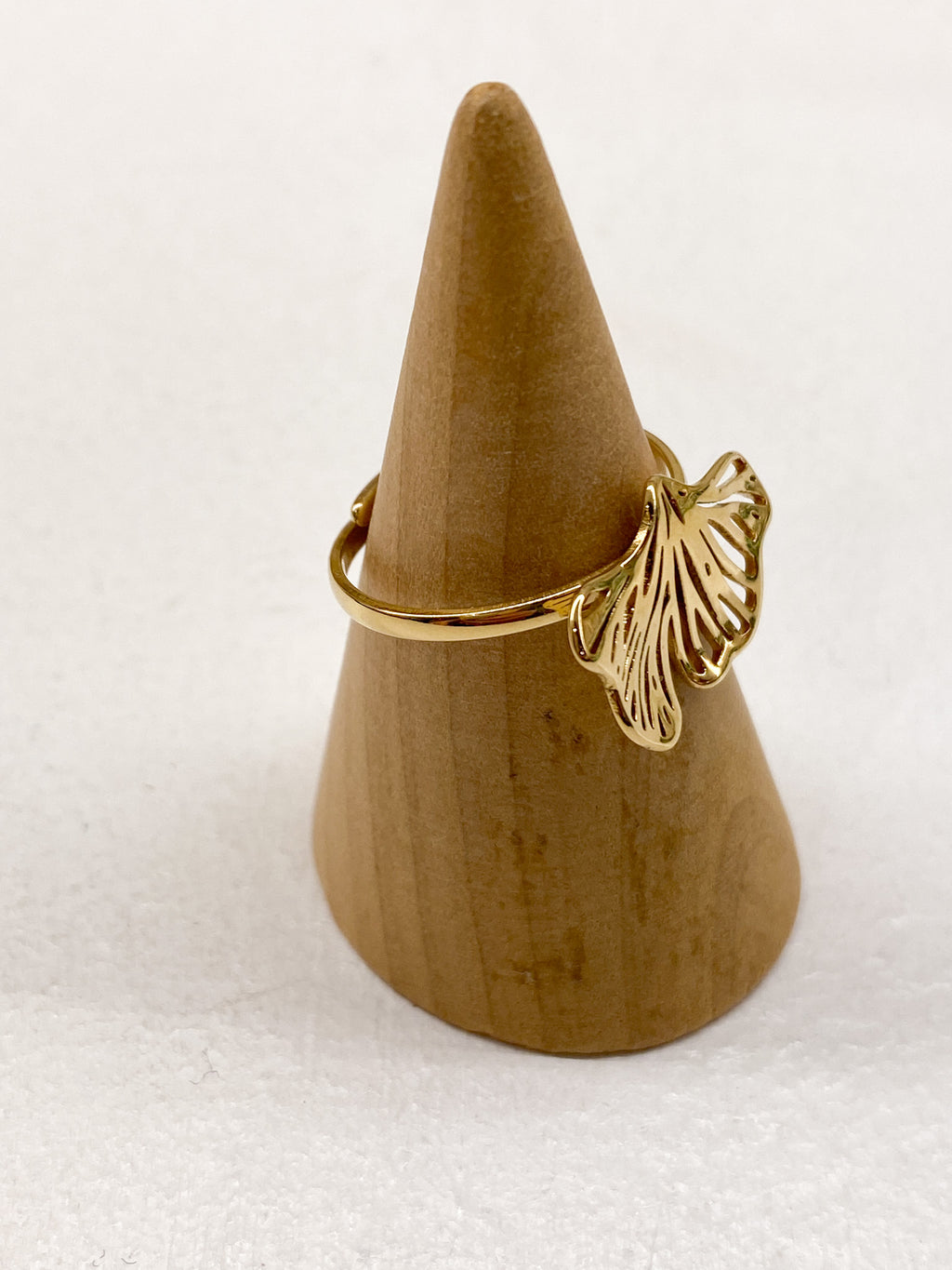 Bague fine ginkgo ajouré en acier inoxydable